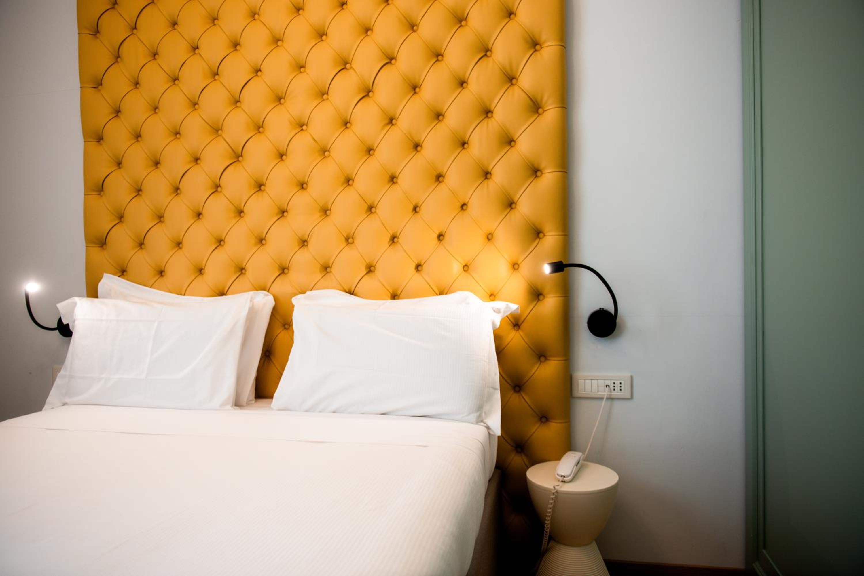 Superior Double Room thumbnail 5