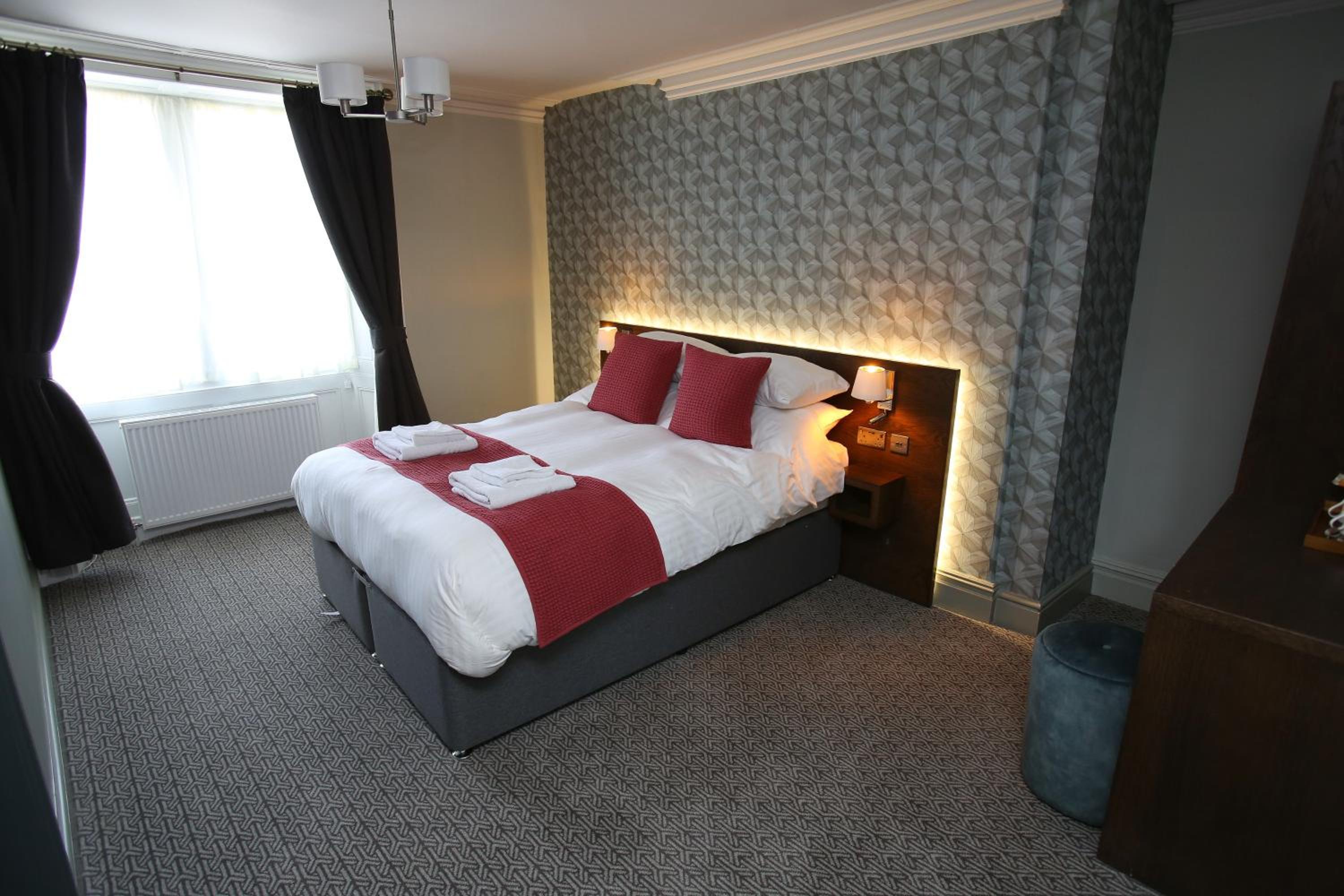 Deluxe Family Room - Photo 1
