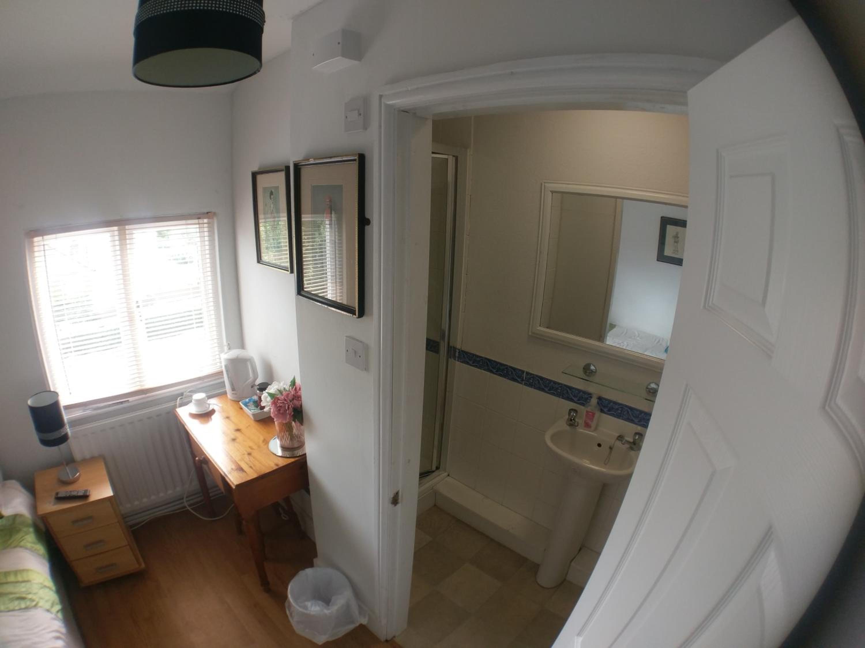 Single Room with Shower photo 3