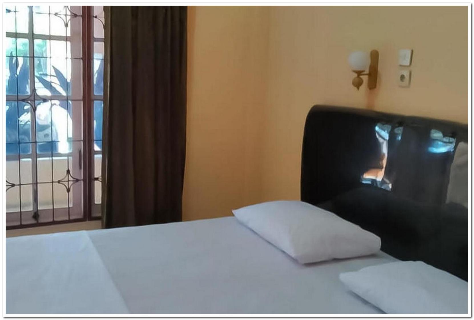 Economy Double Room photo 3