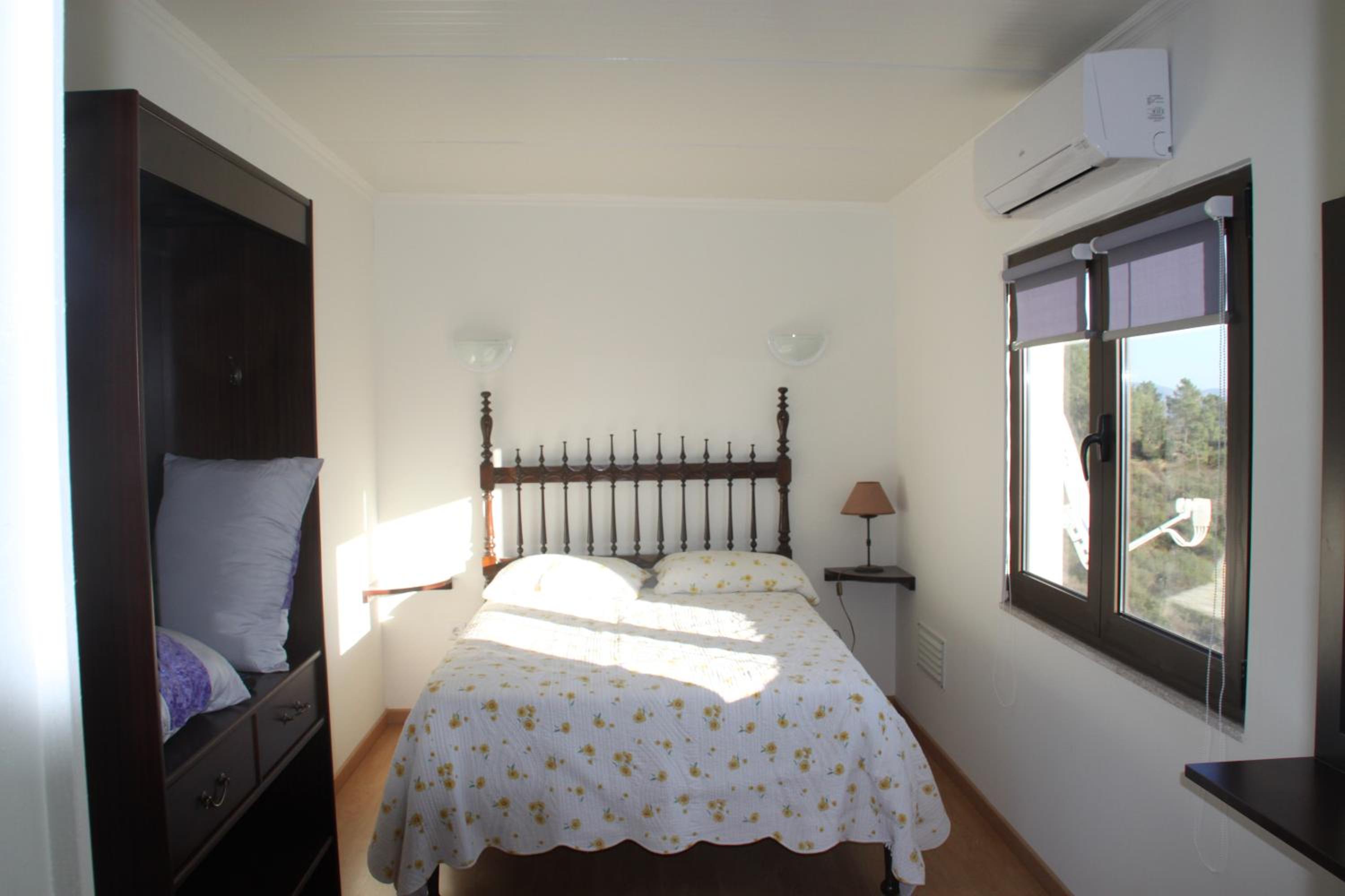 Double Room with Private Bathroom - Photo 4