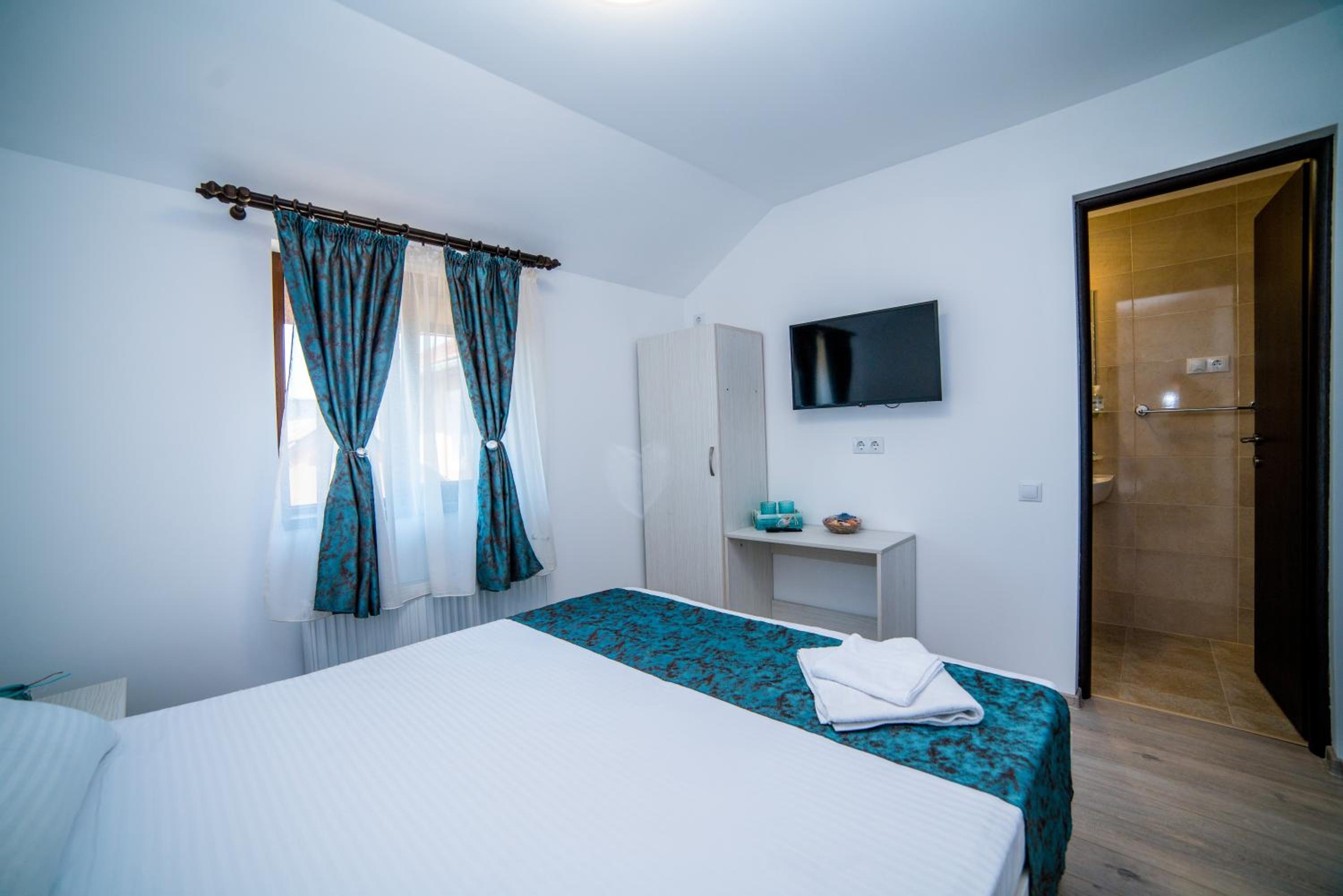 Double Or Twin Room photo 3
