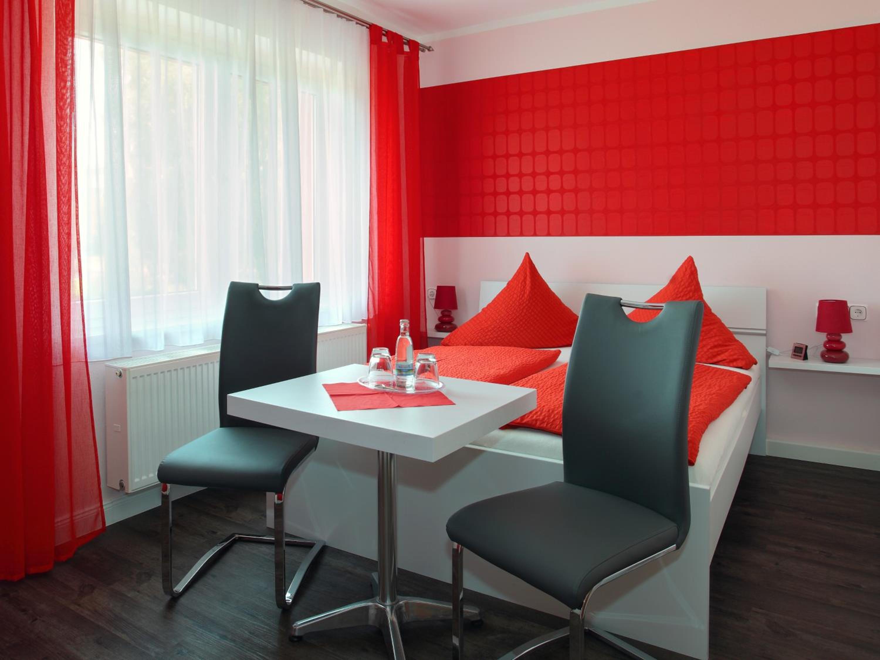 Double Room with Private Bathroom - Photo 1