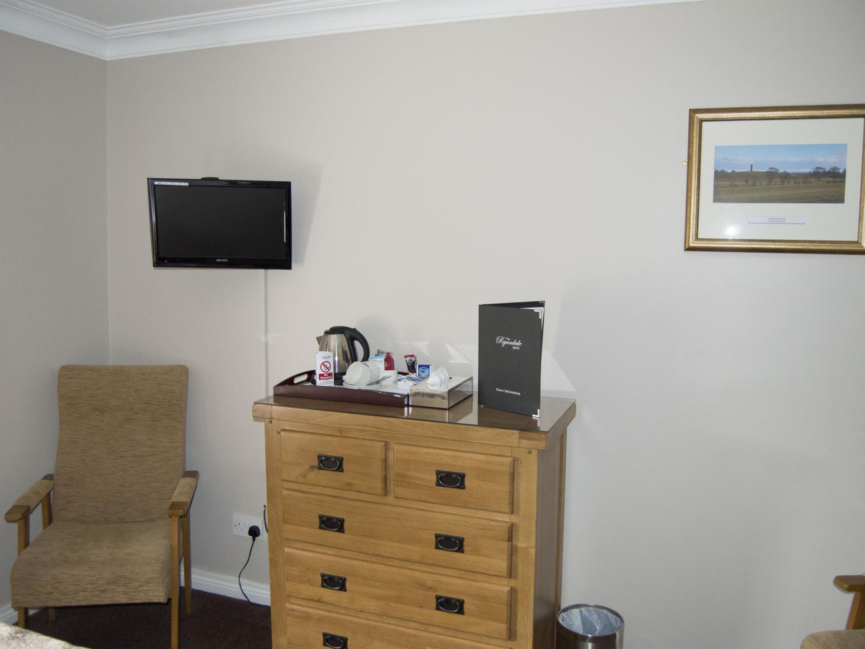 Double Room with Private Bathroom photo 2