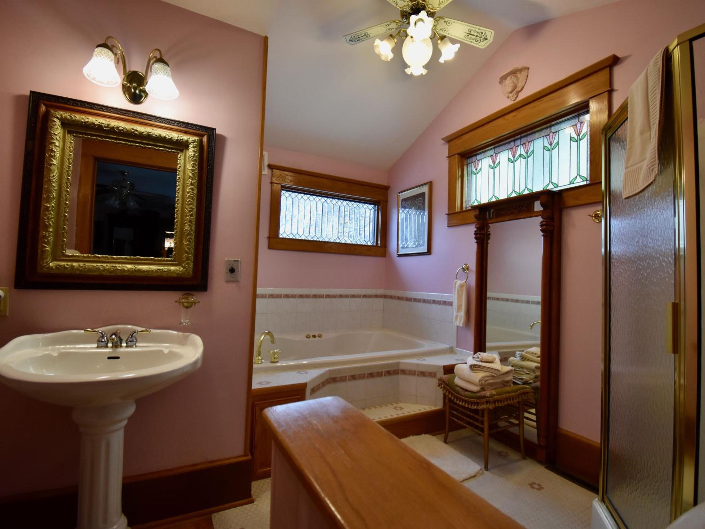 Deluxe King Room photo 2