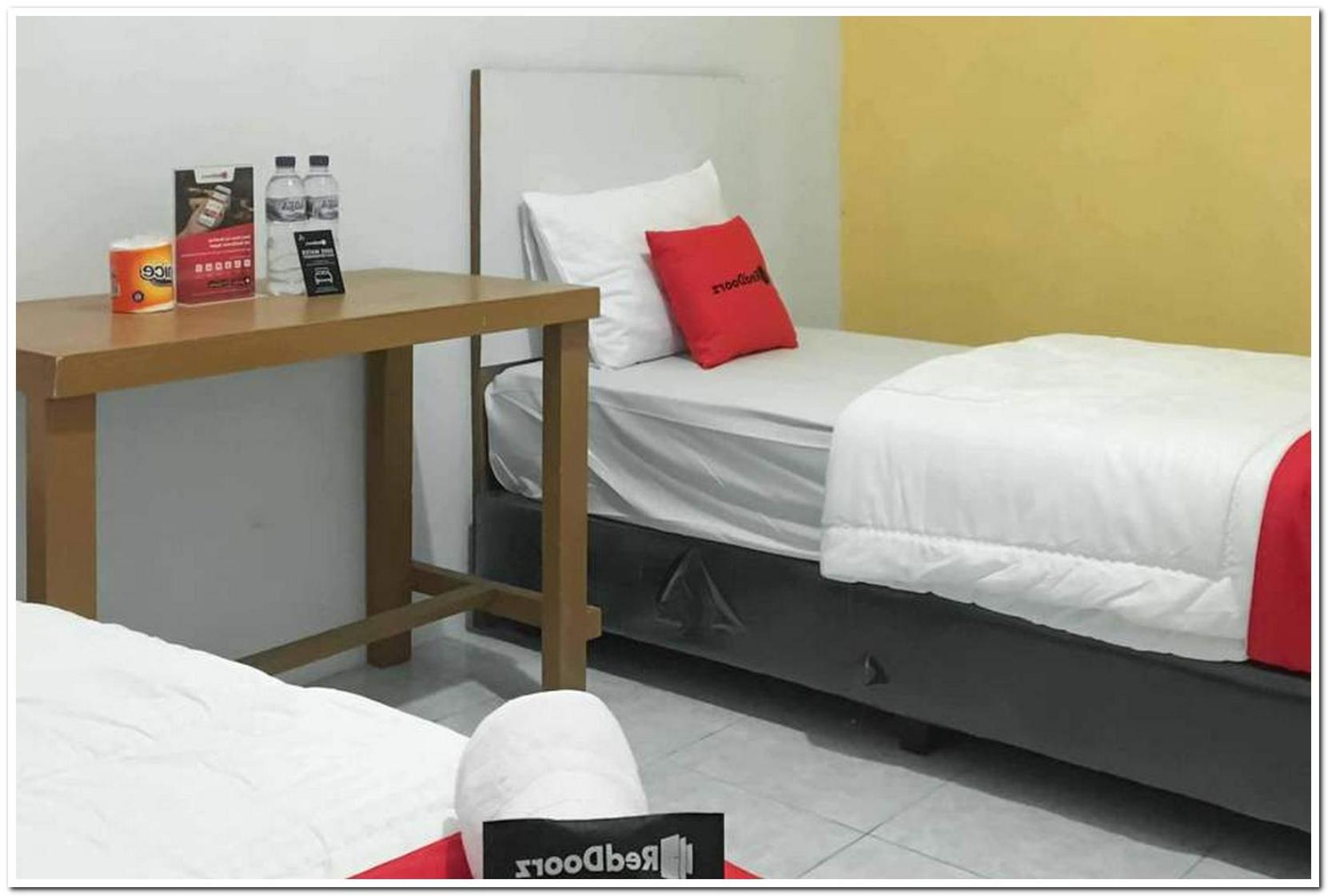 Standard Twin Room - Photo 1