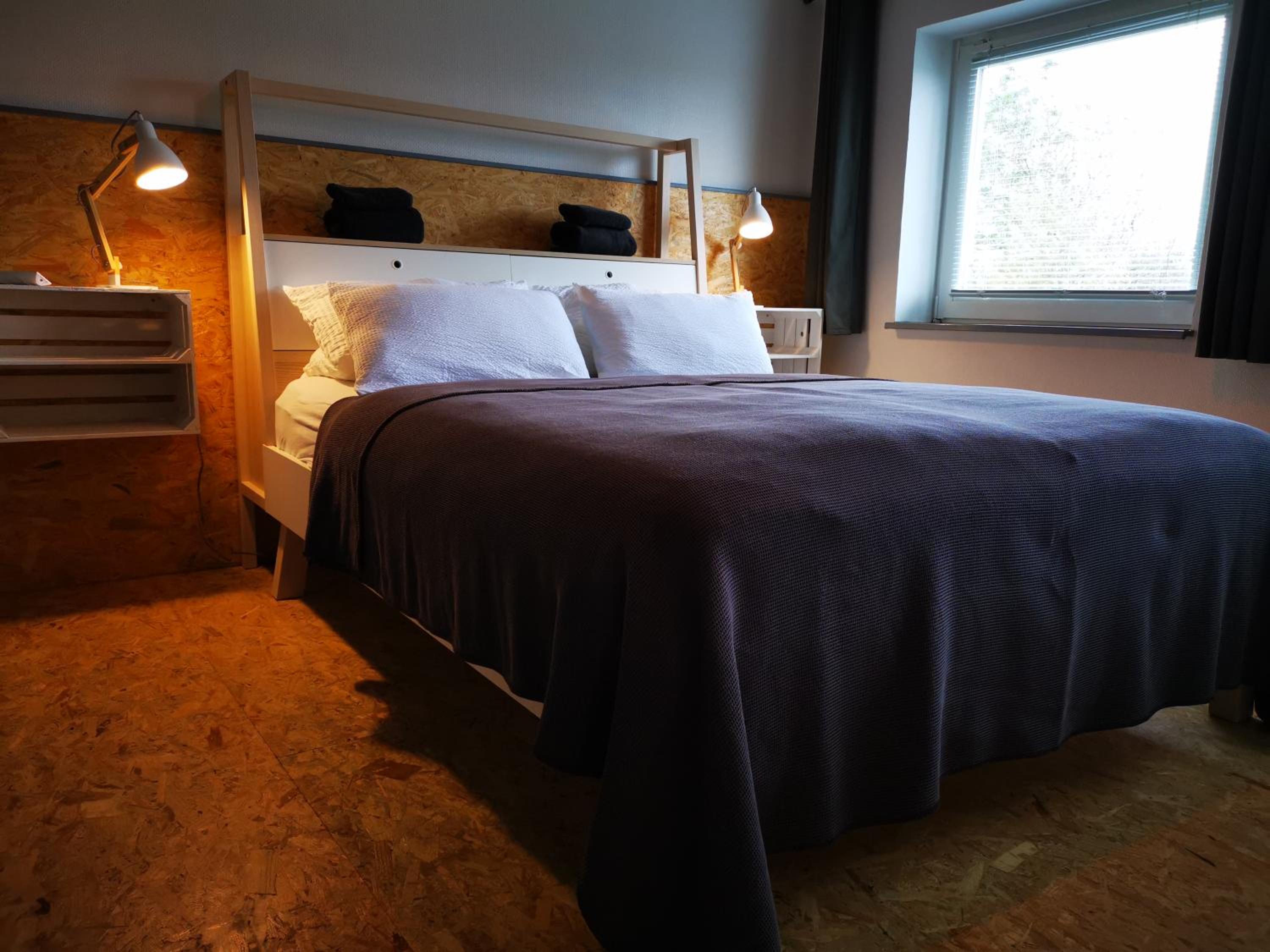 Deluxe One-Bedroom Apartment - Photo 1