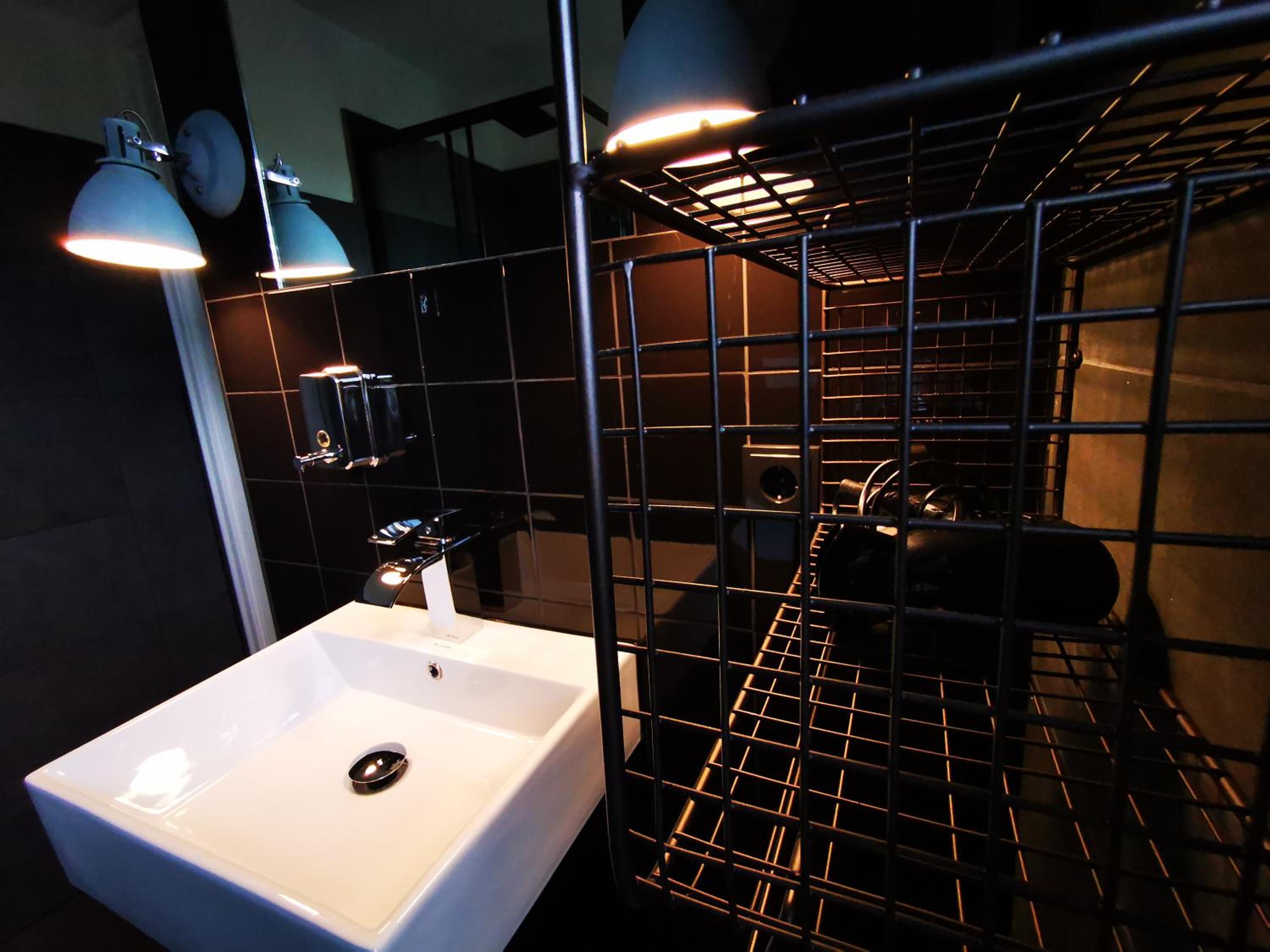 One-Bedroom Superior Apartment - Photo 4