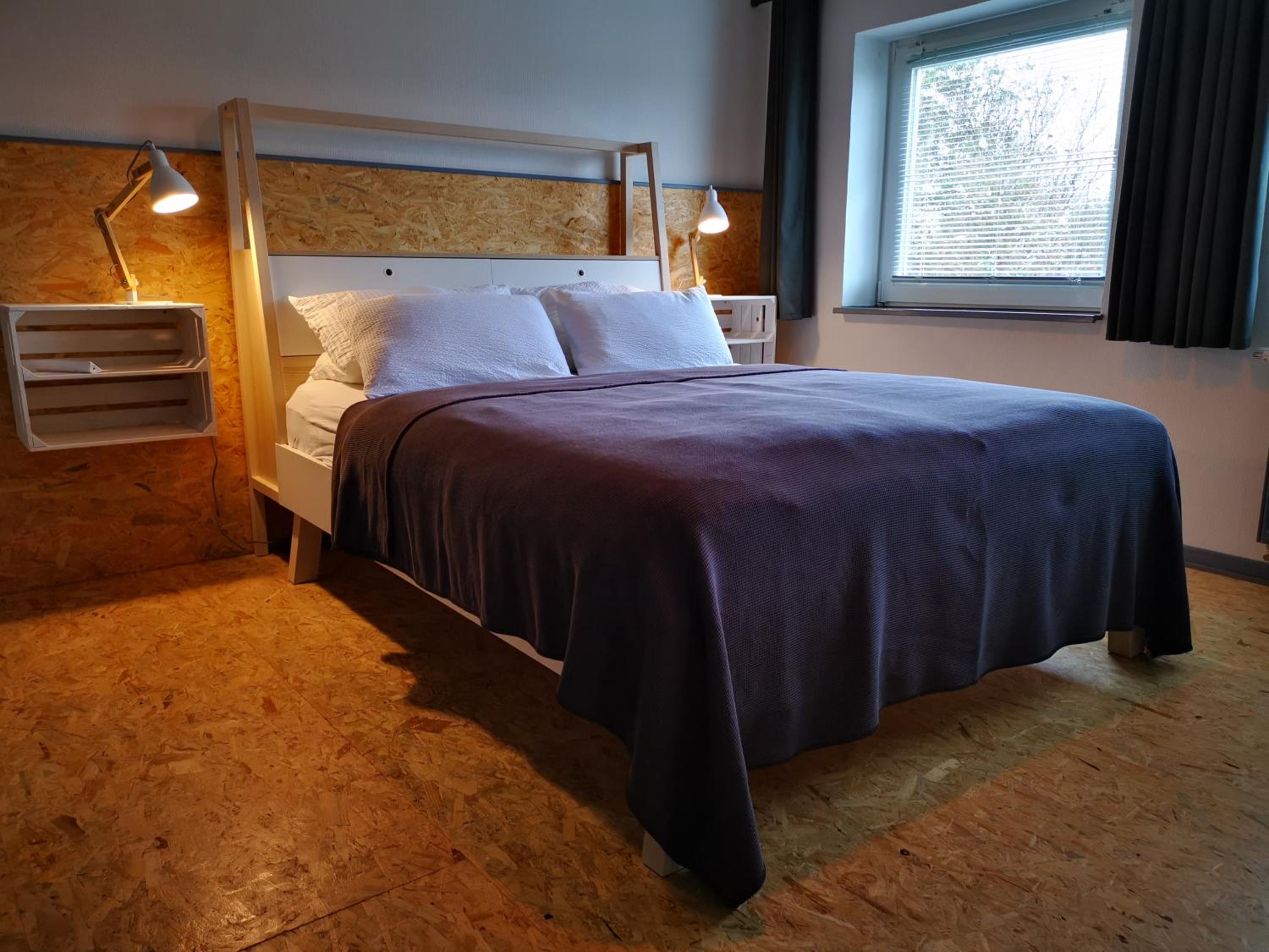 Deluxe One-Bedroom Apartment - Photo 17