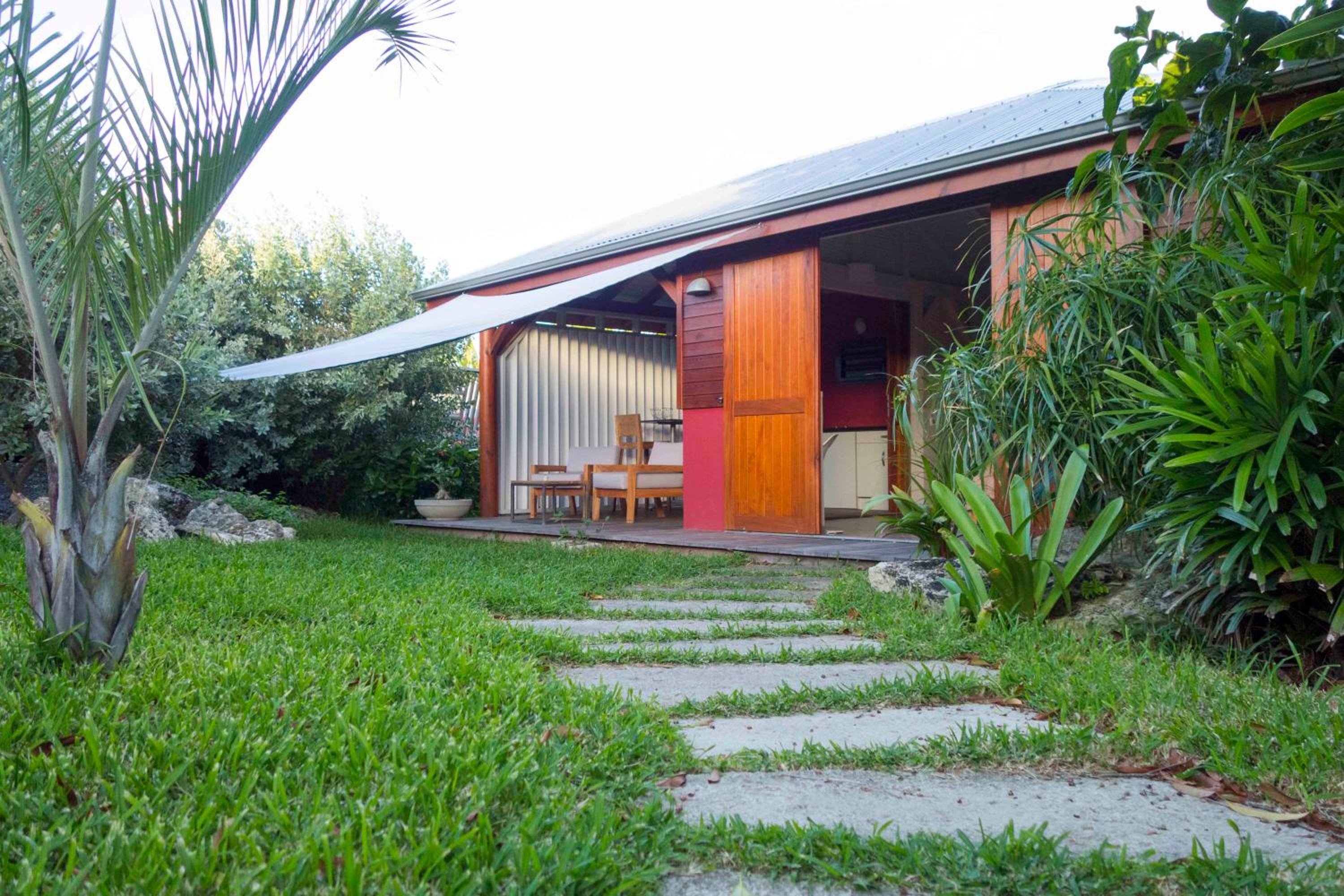 Superior Bungalow photo 1