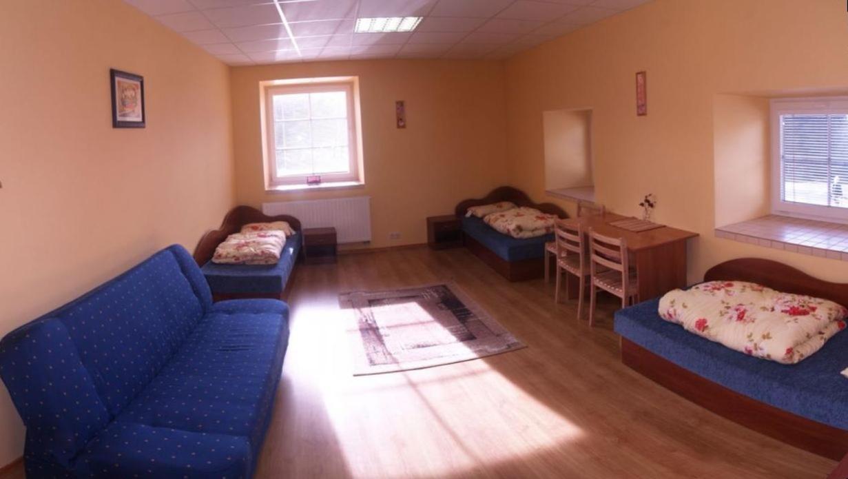 Bed in 4-Bed Male Dormitory Room photo 1