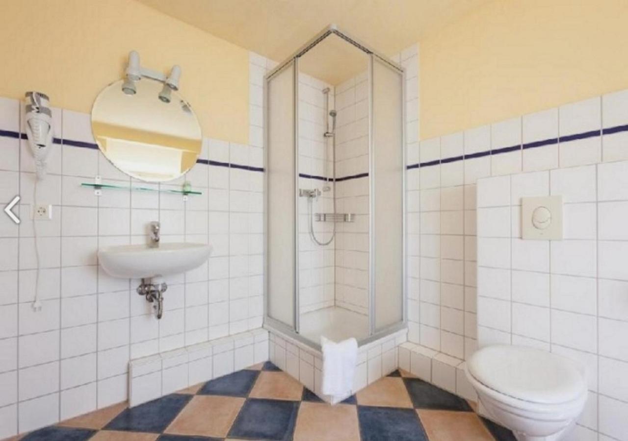 Family Room With Shower photo 2