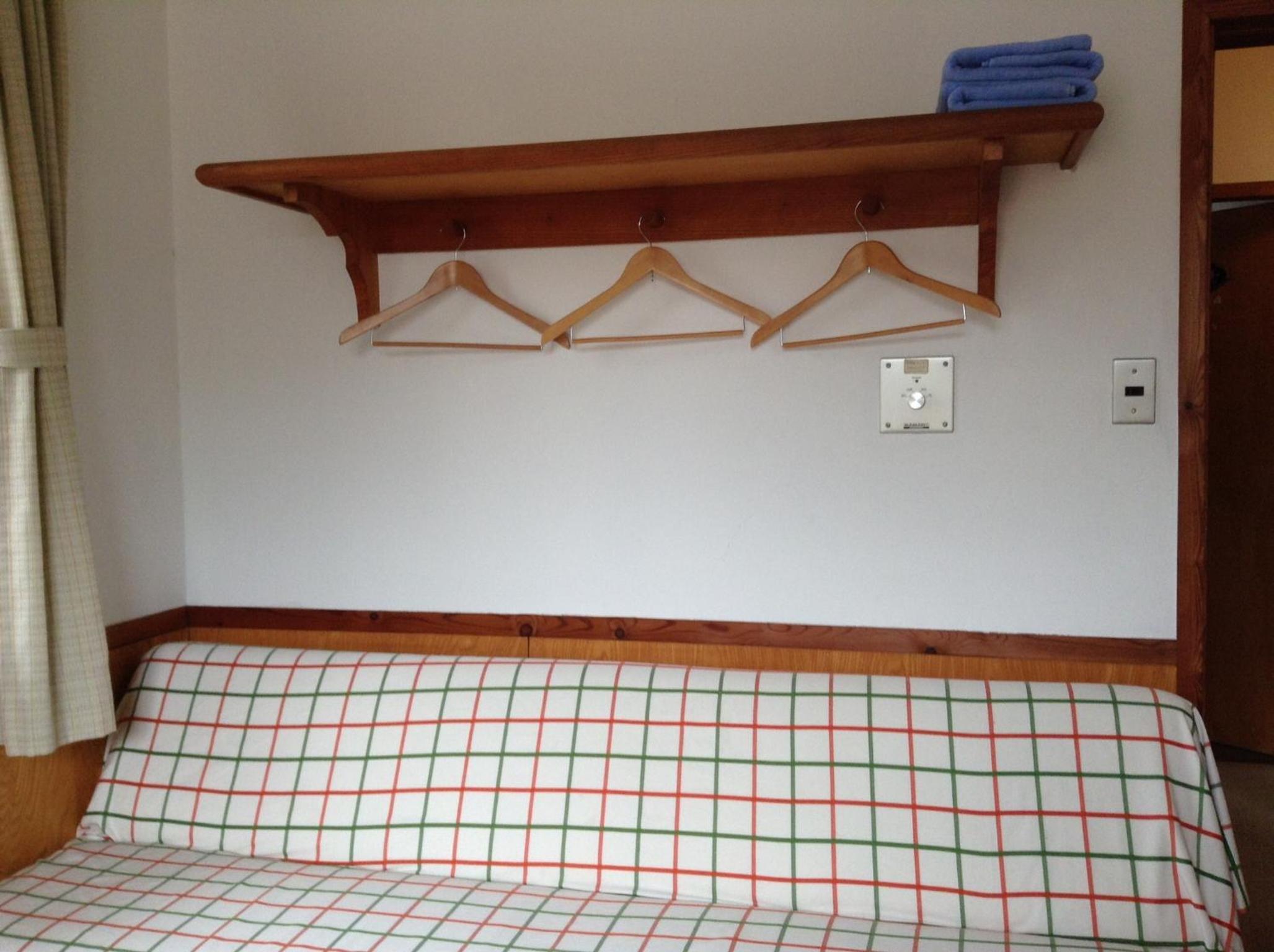 Twin Room - Photo 8