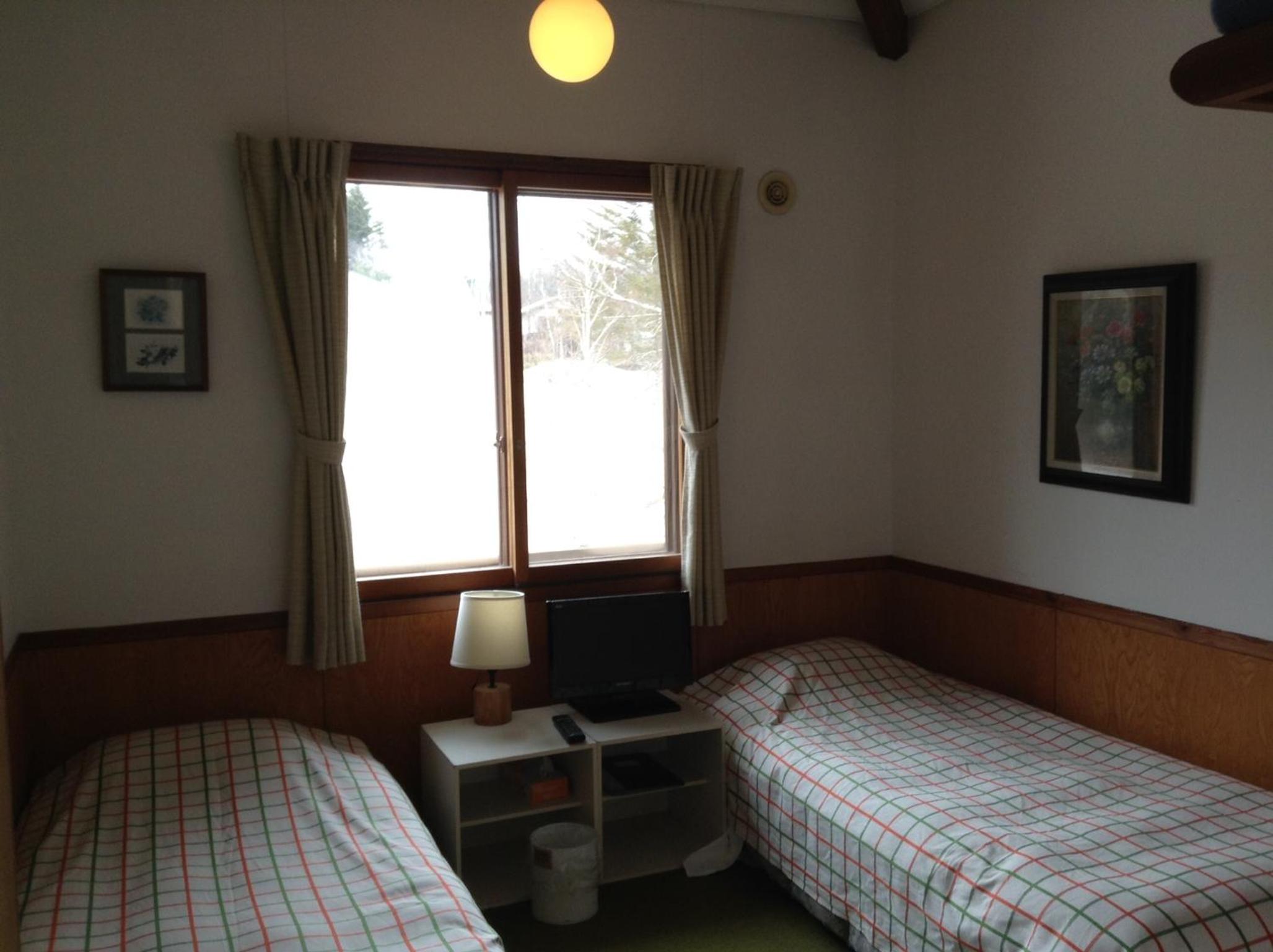 Twin Room - Photo 7