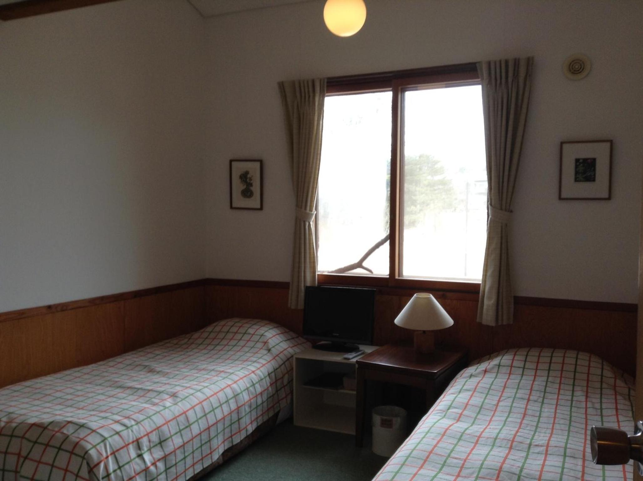 Twin Room - Photo 4