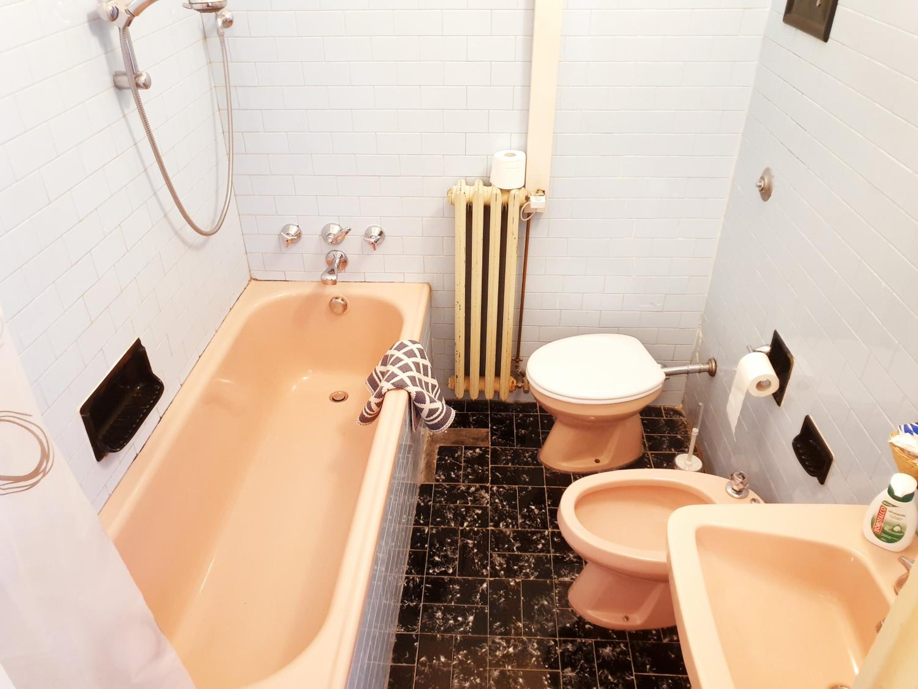 Quadruple Room with Bathroom - Photo 4