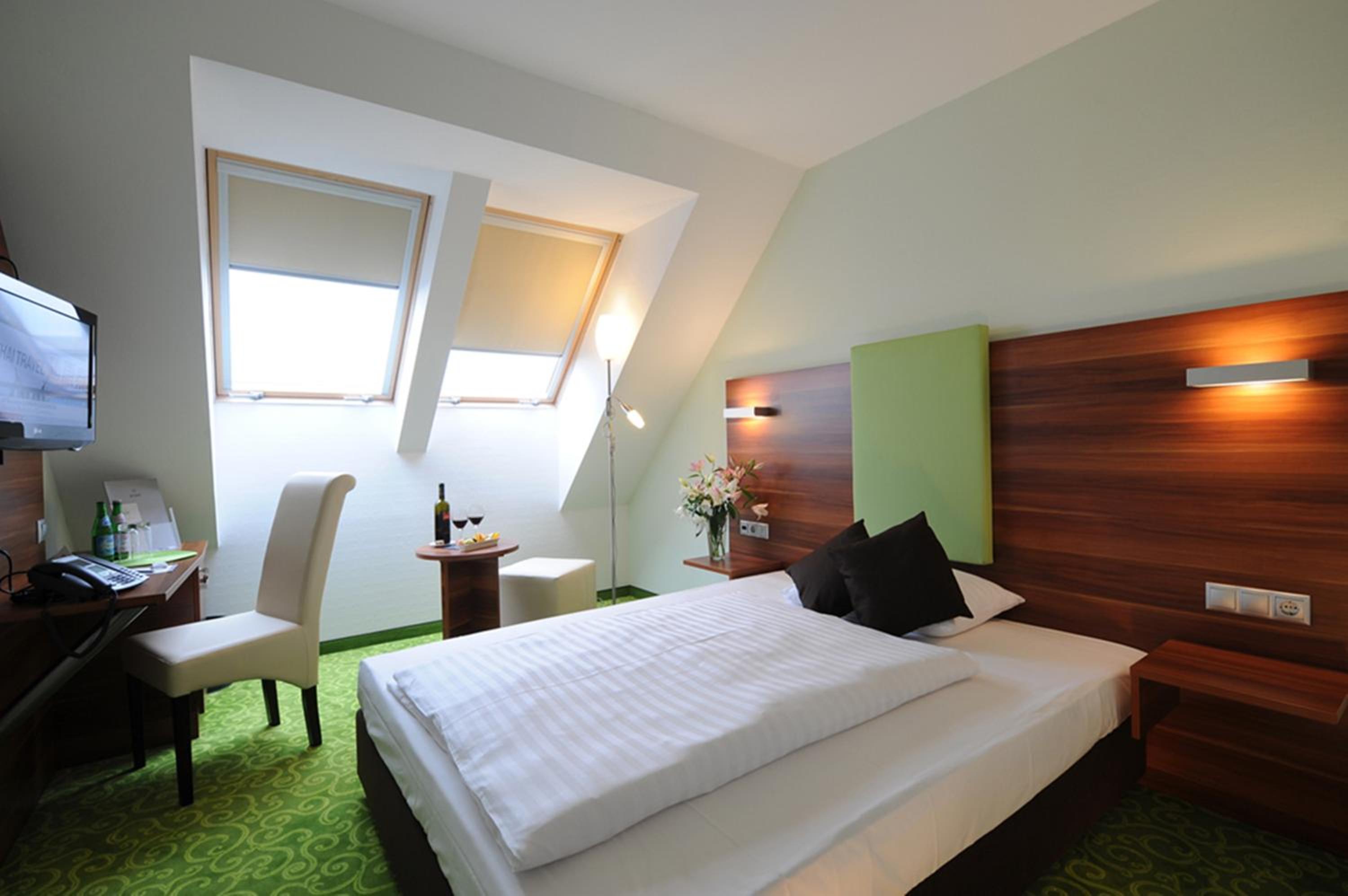 Single Room - Photo 1