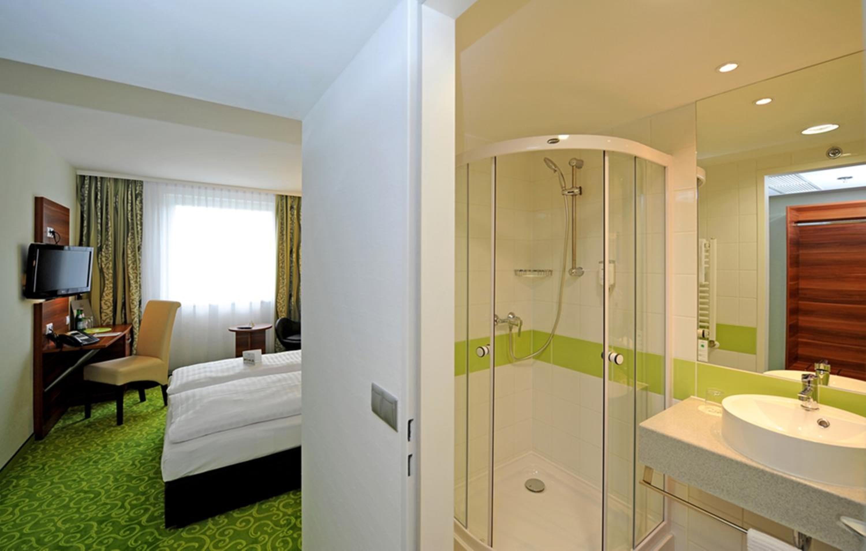 Standard Double or Twin Room - Photo 7