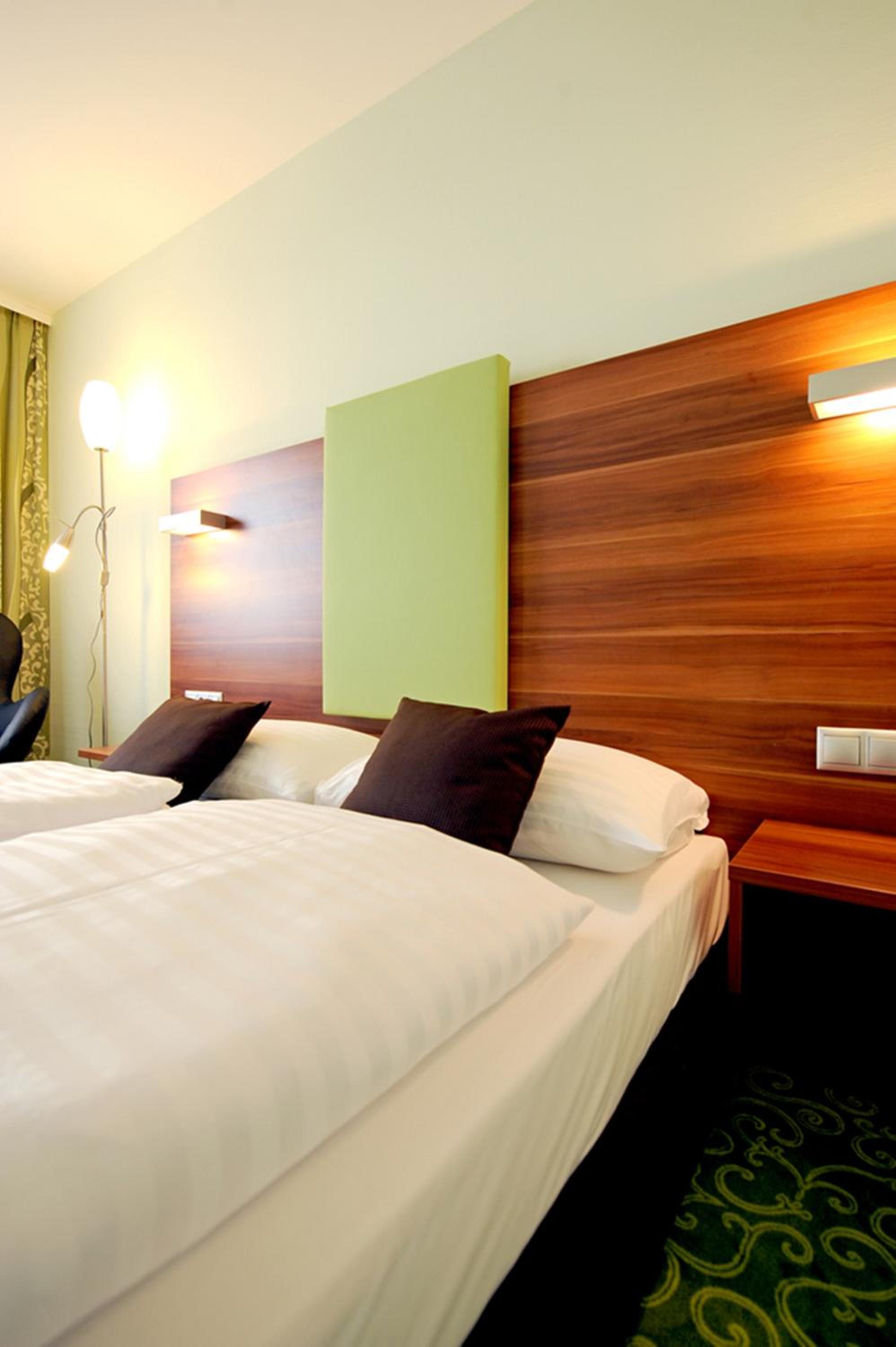 Standard Double or Twin Room - Photo 6