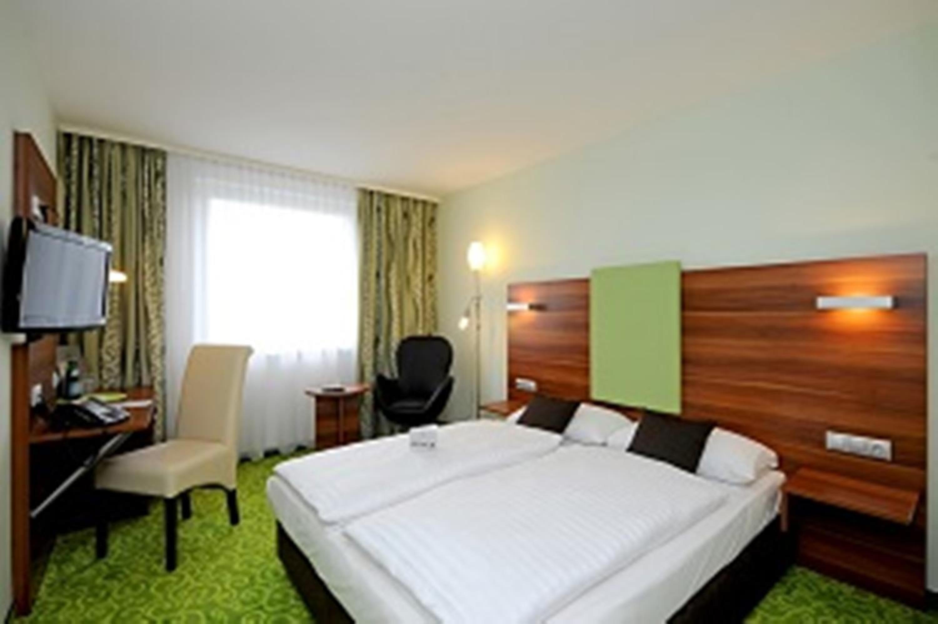 Standard Double or Twin Room - Photo 4