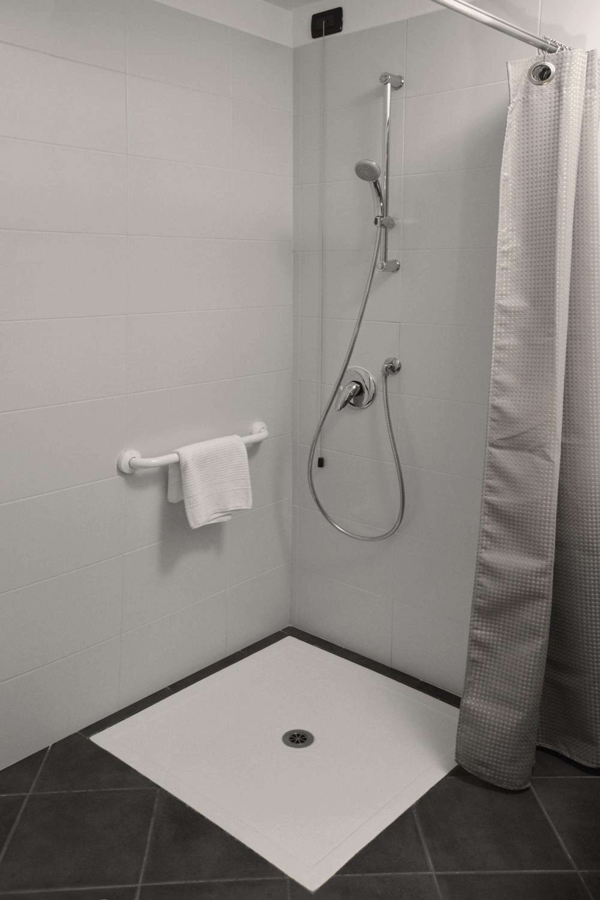 Double Room - Disability Access - Photo 2