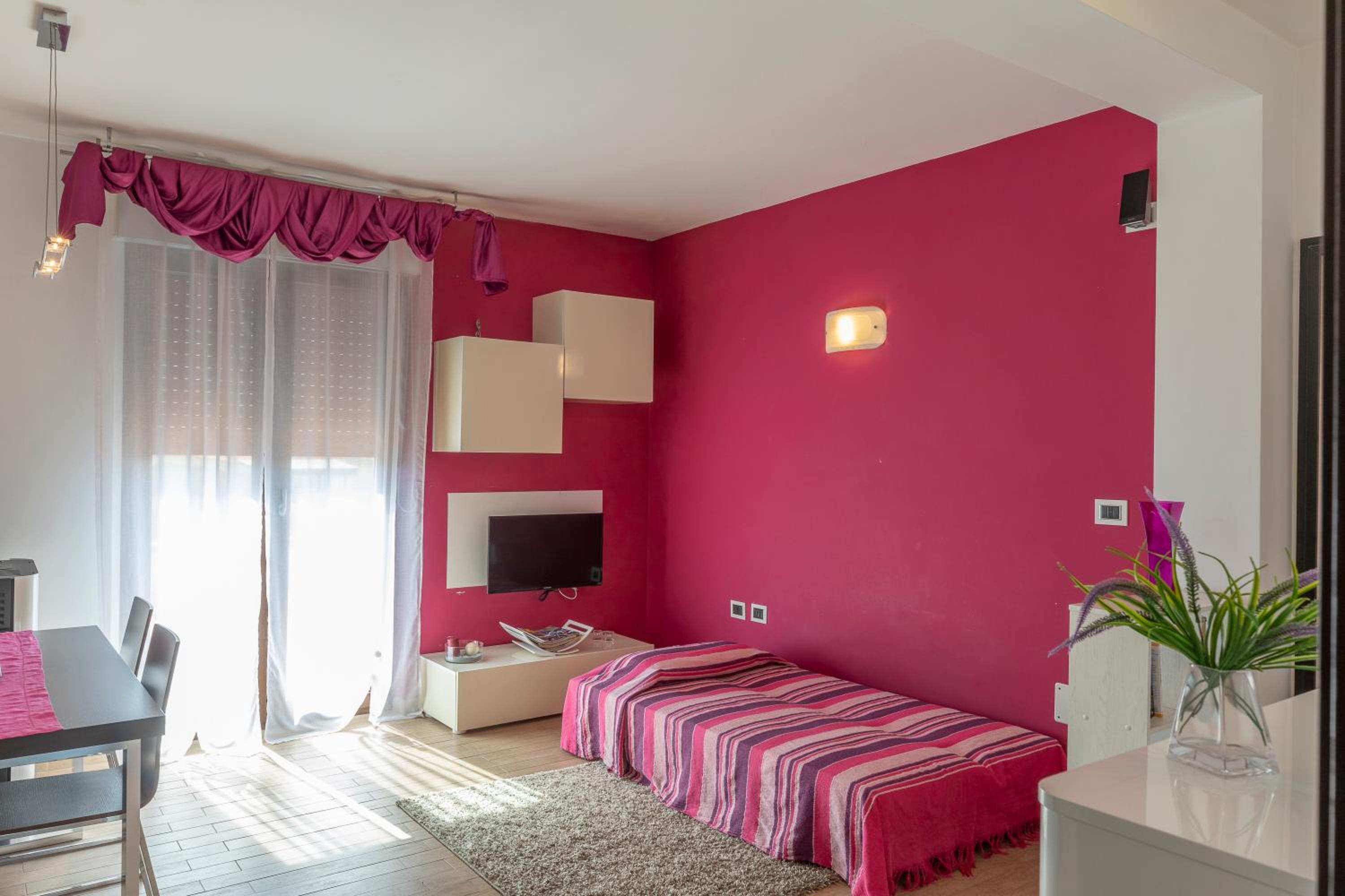 Superior One-Bedroom Apartment with Balcony - Photo 7