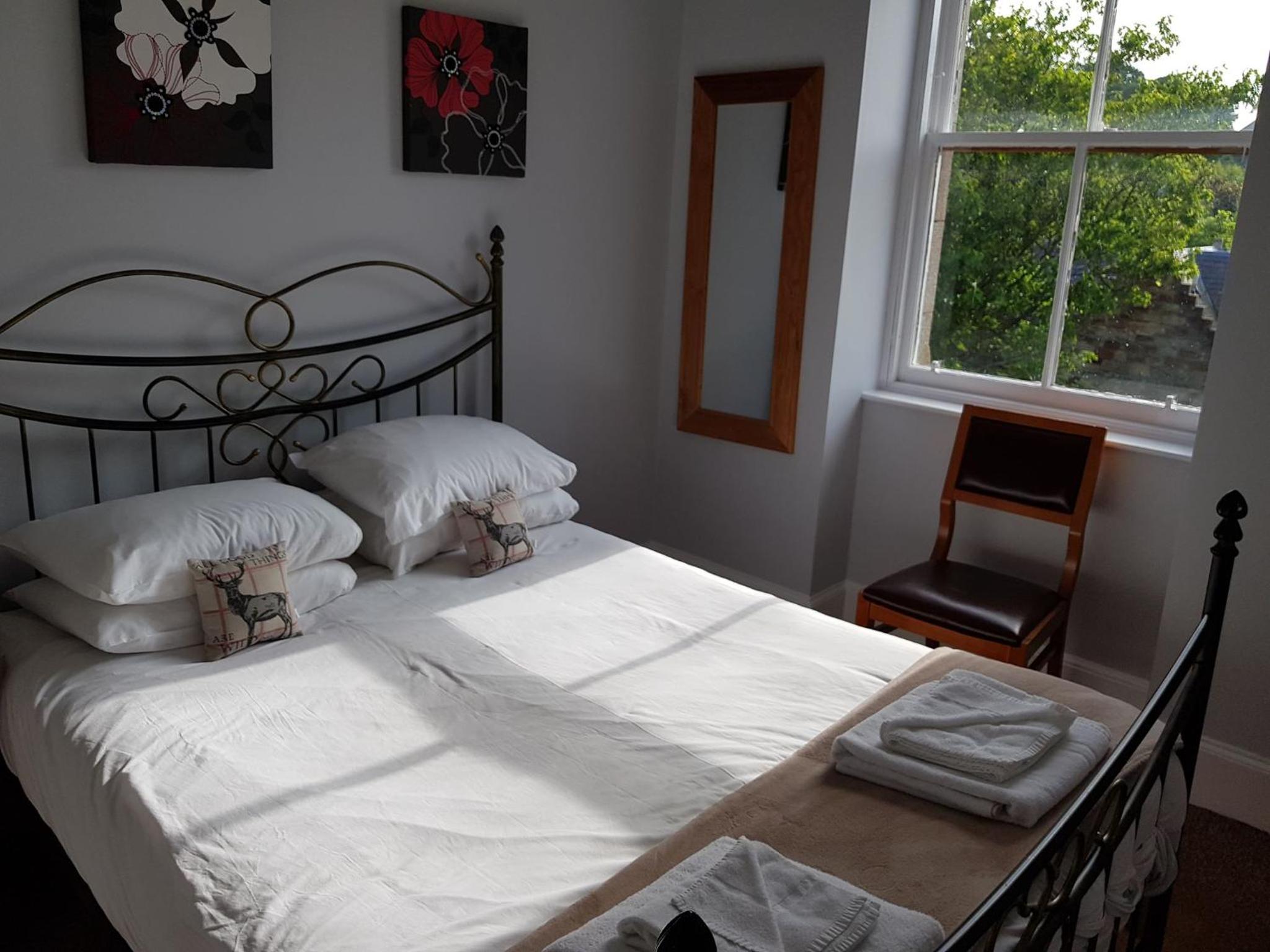 Two-Bedroom Standard Apartment photo 2