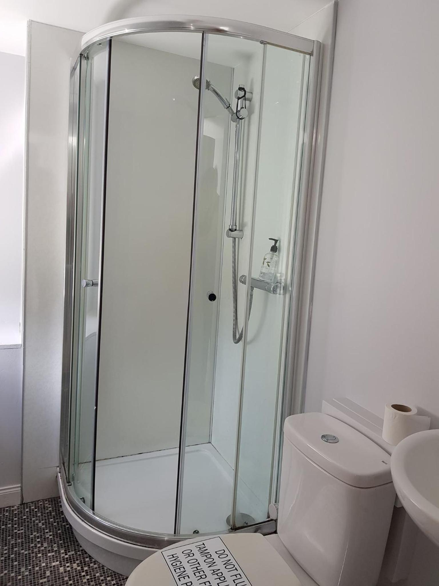 Deluxe Two-Bedroom Apartment with Garden View photo 2