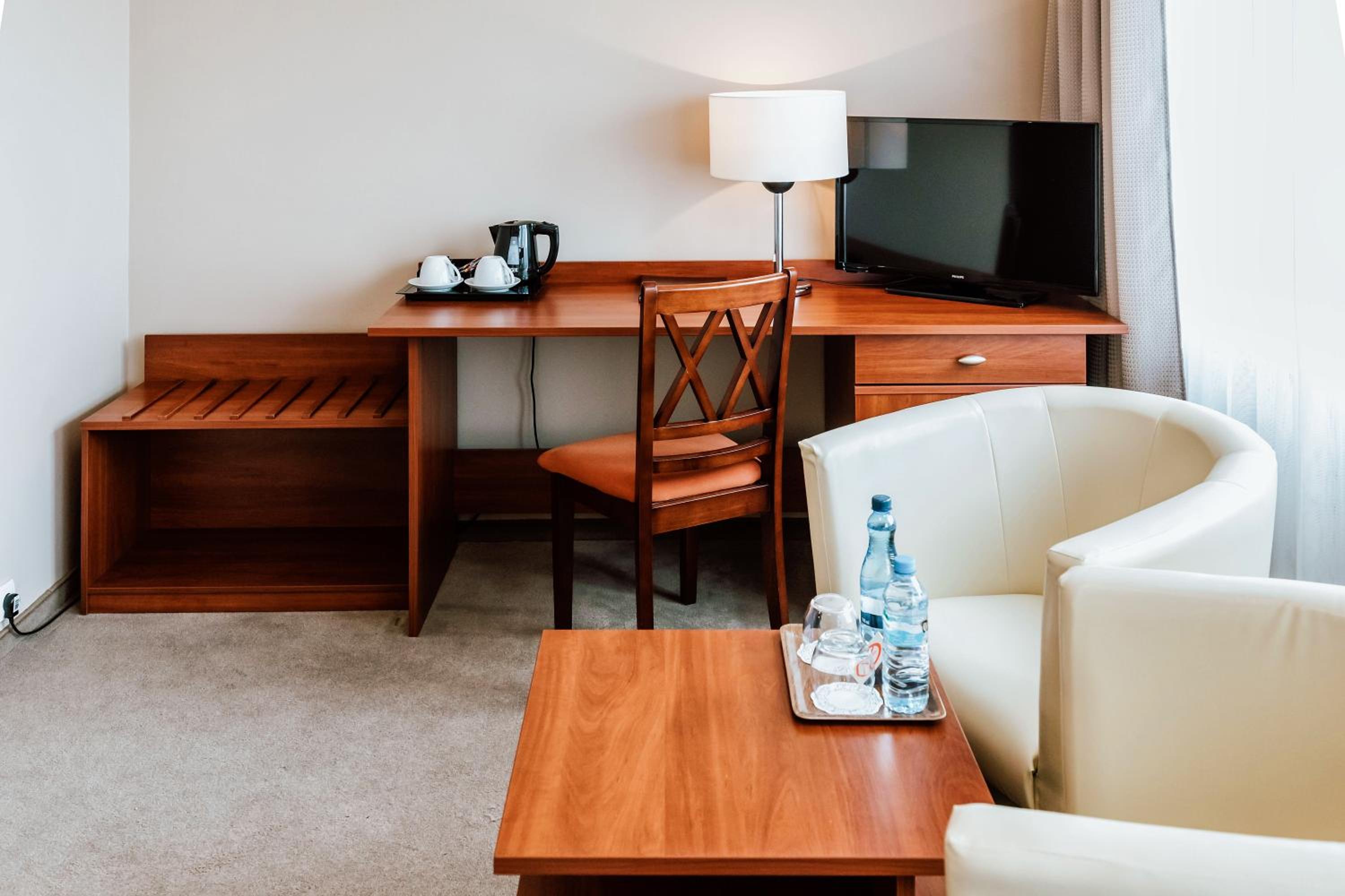 Standard Double or Twin Room - Photo 7