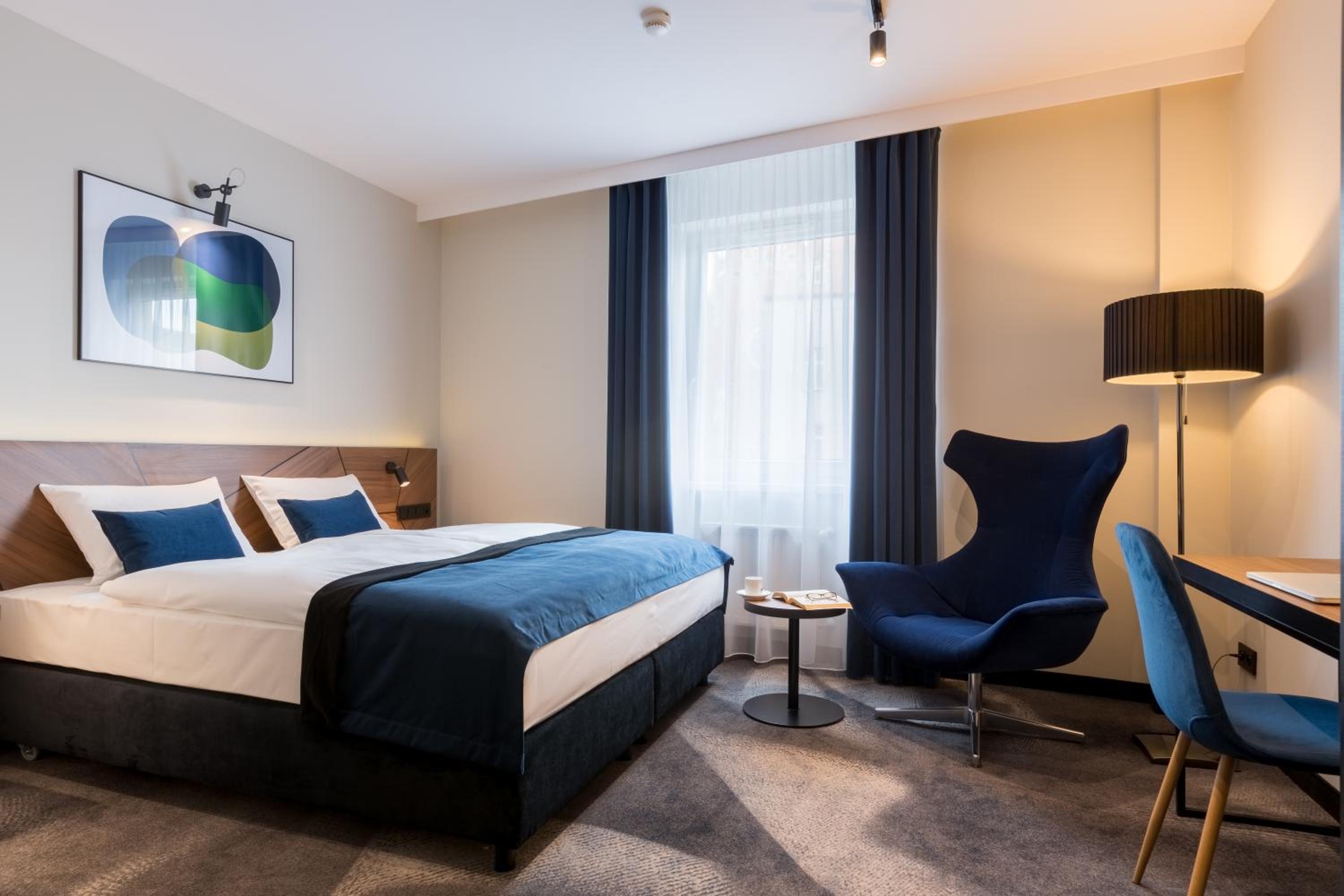 Premium Double or Twin Room - Photo 3