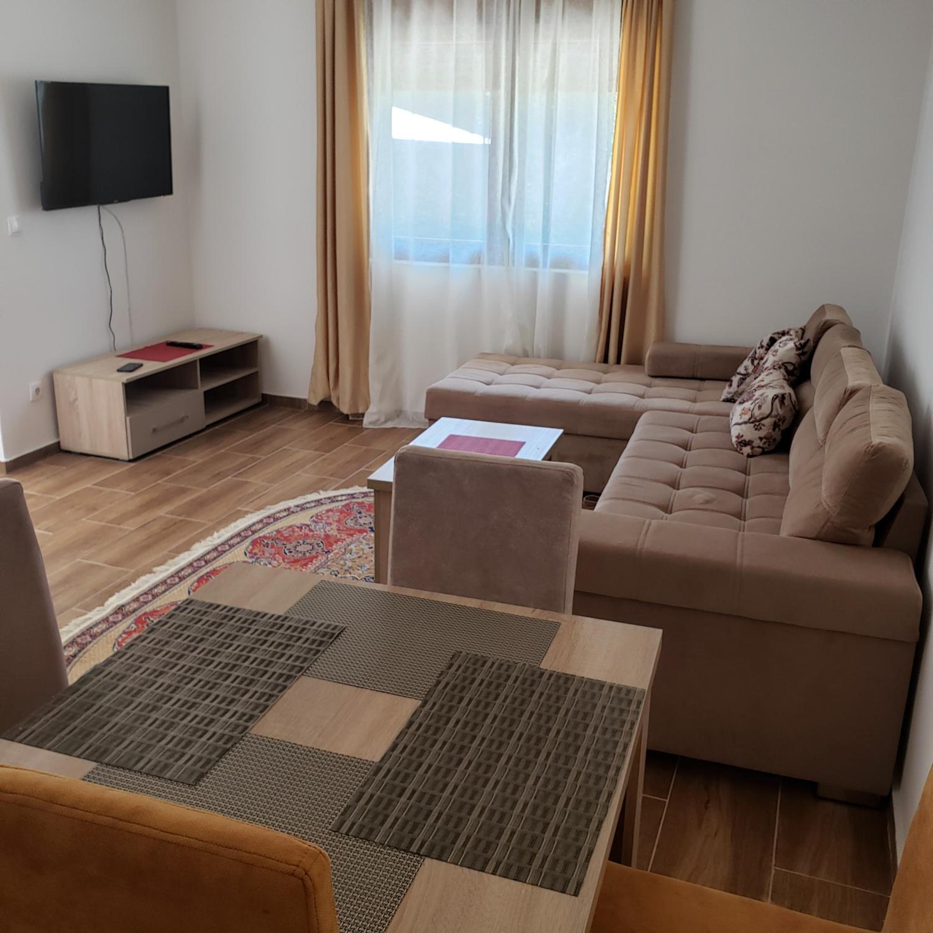 One-Bedroom Apartment with Garden photo 1
