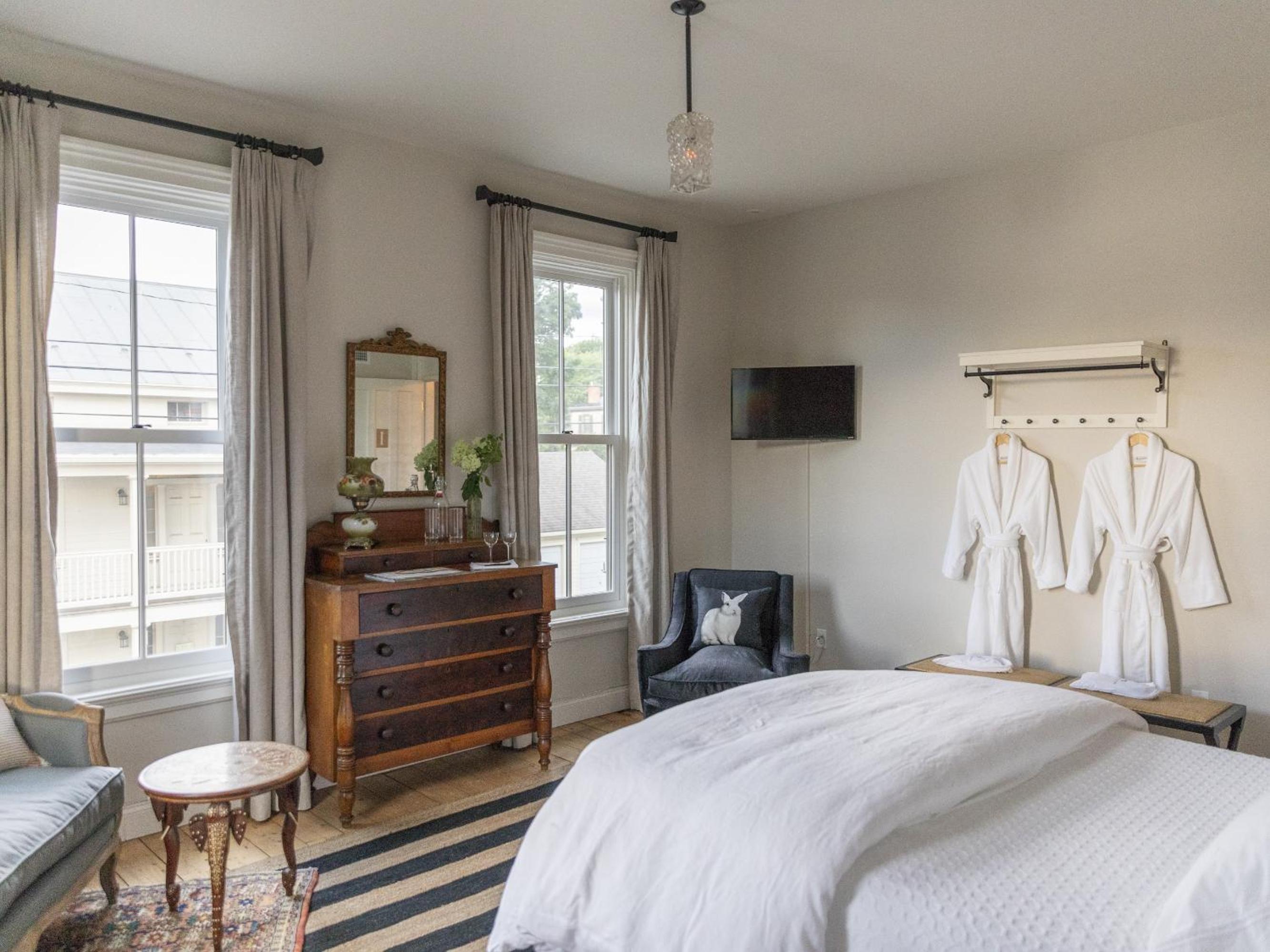 Standard Queen Room photo 3