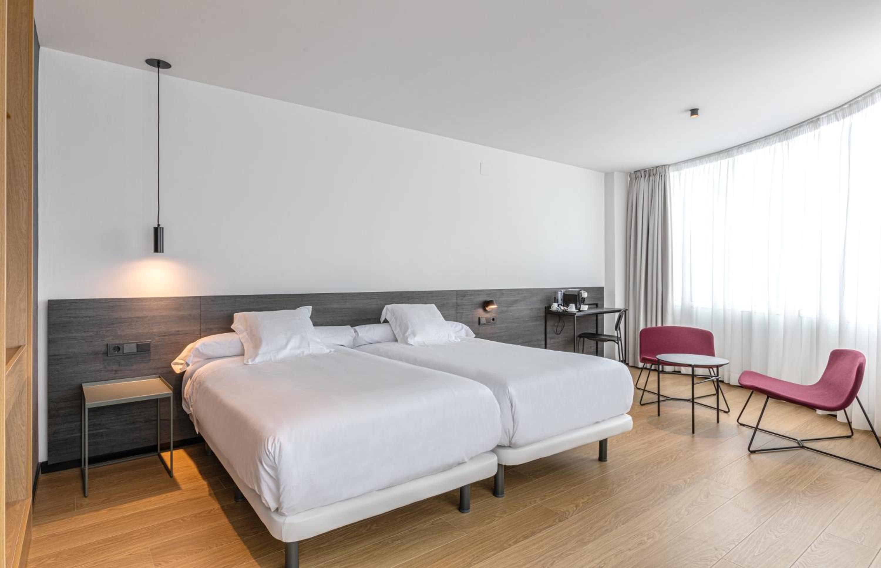 Twin Room - Photo 1