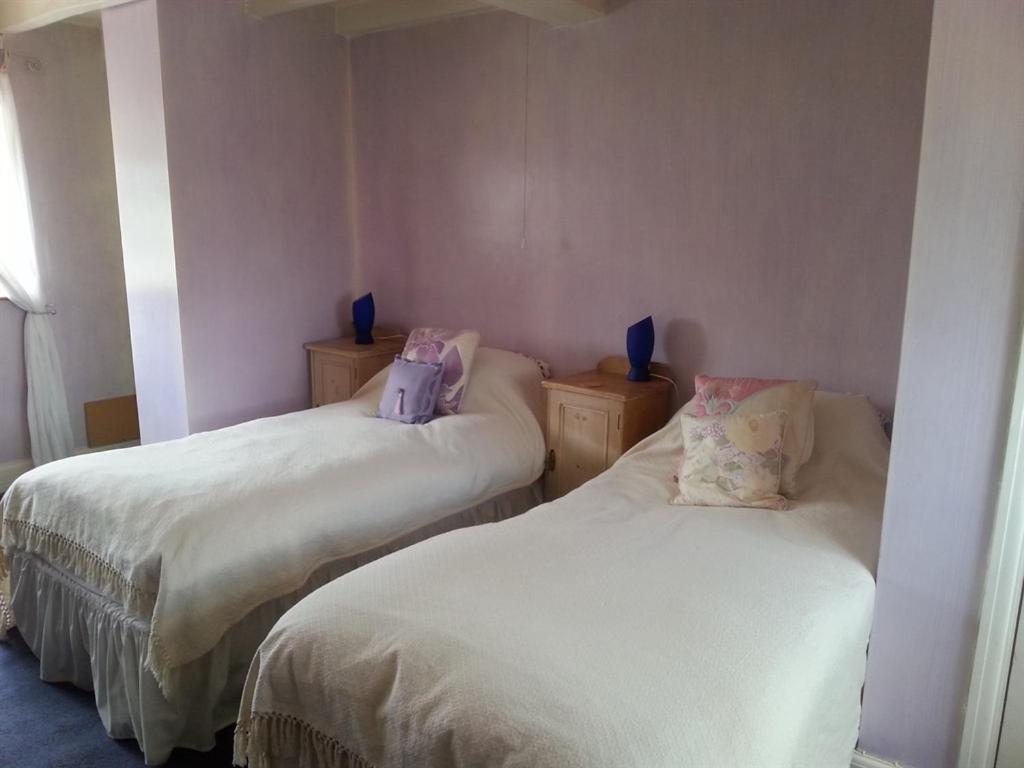 Twin Room with Shared Bathroom
