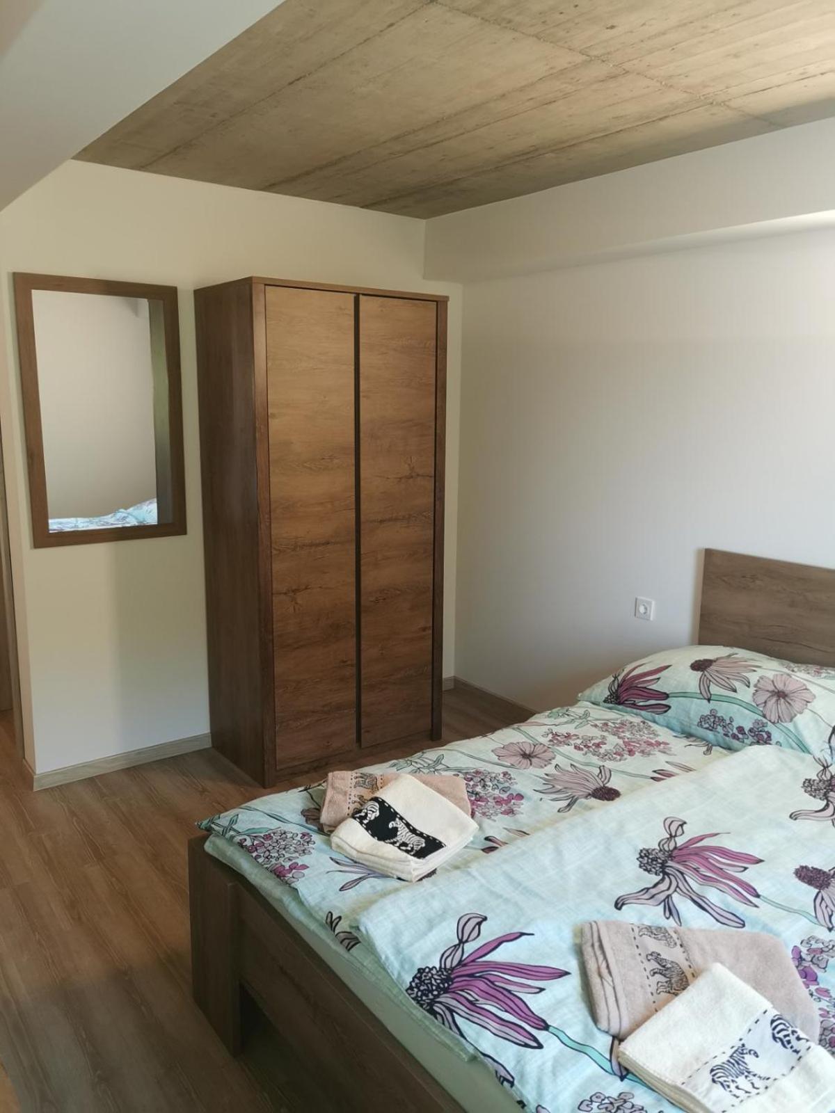 Double Room with Private Bathroom - Photo 2
