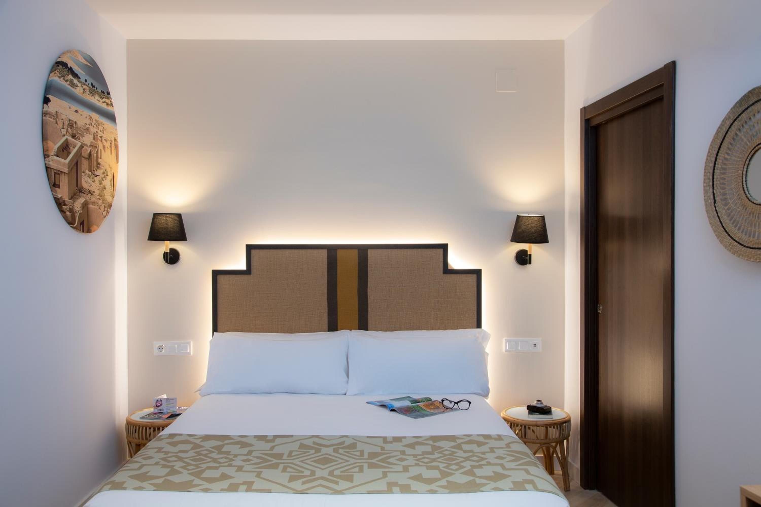 Double Room - Photo 6