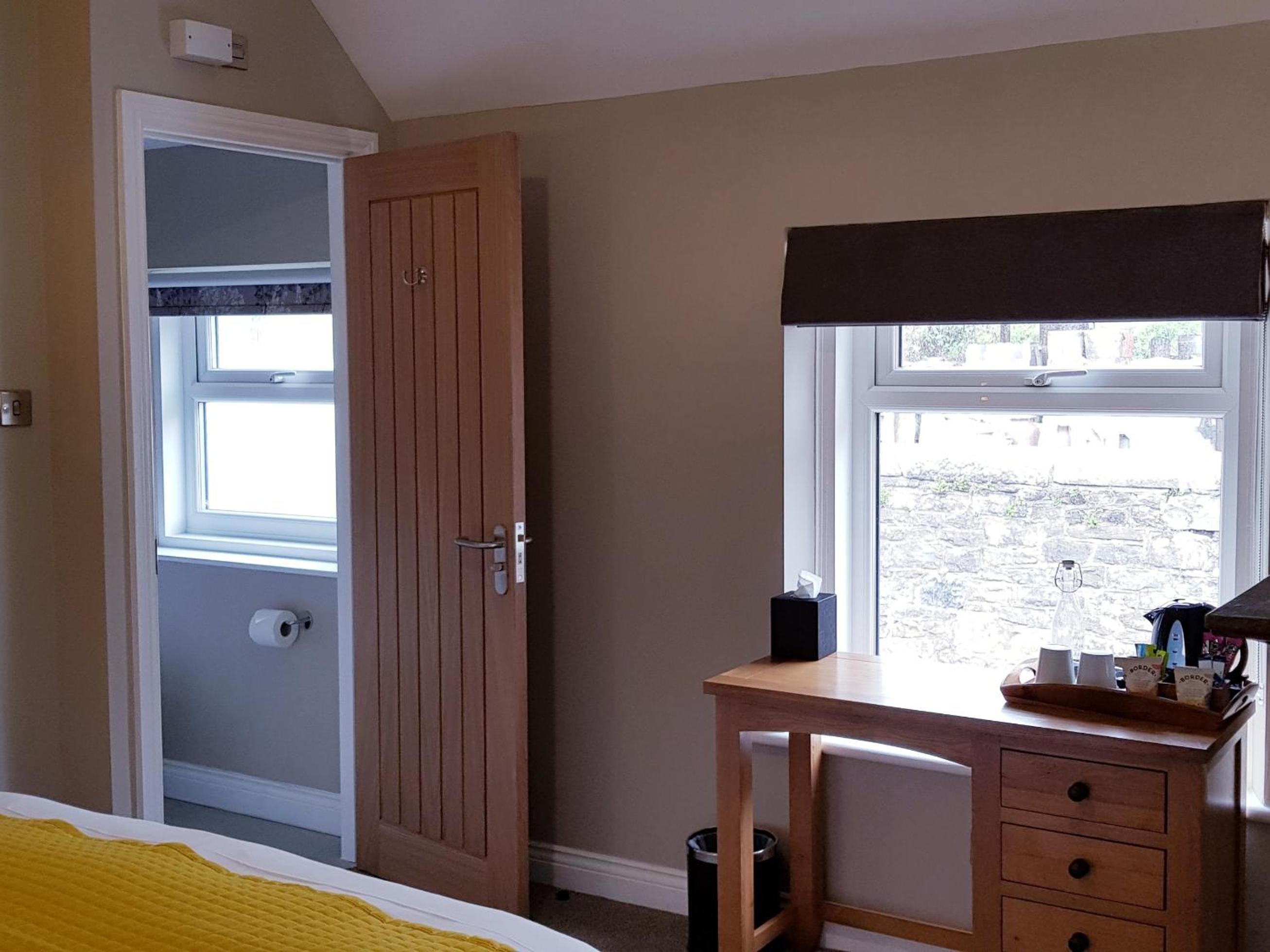 Deluxe Double Room with Shower photo 2