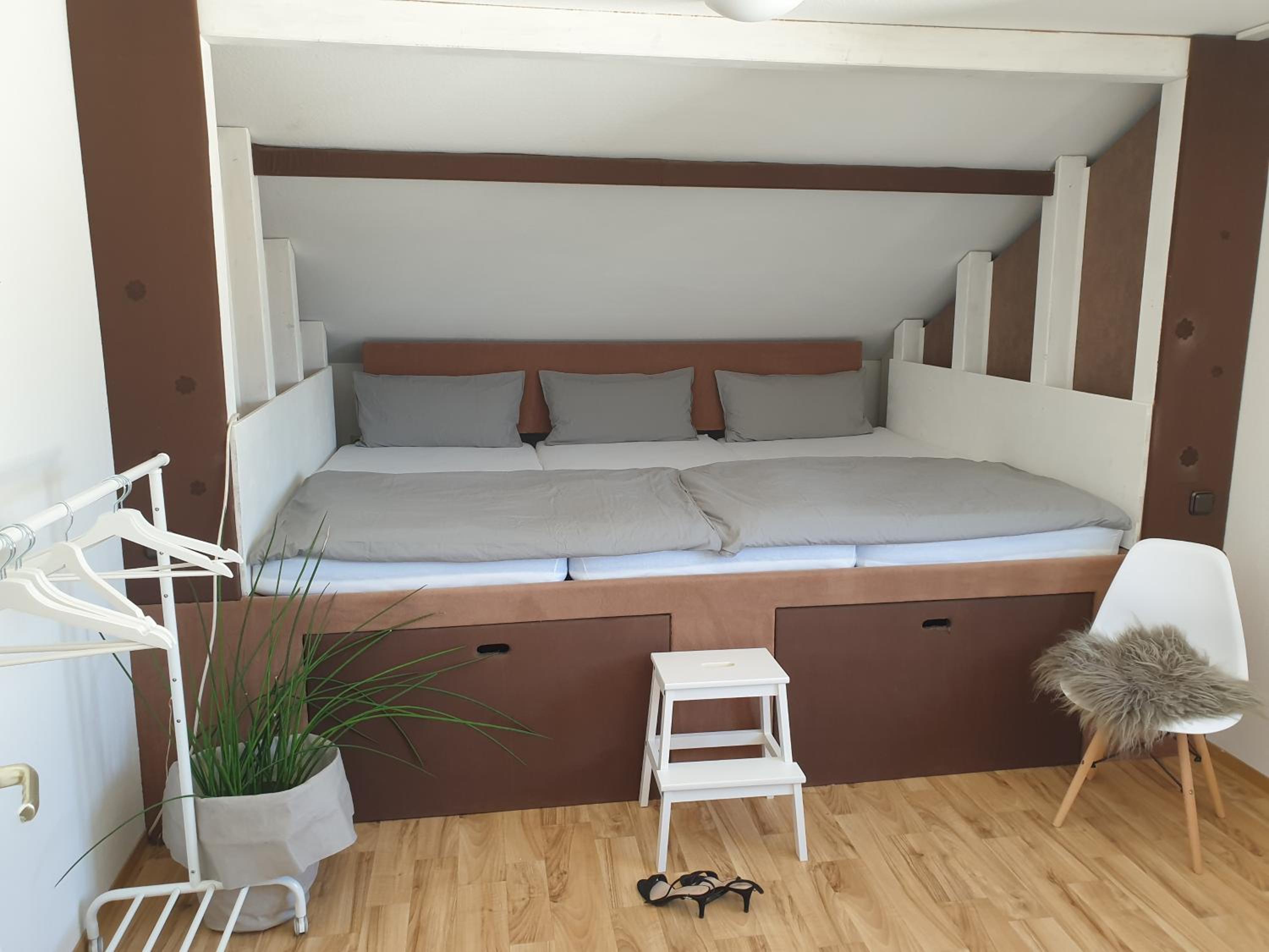 One-Bedroom Apartment - Photo 1