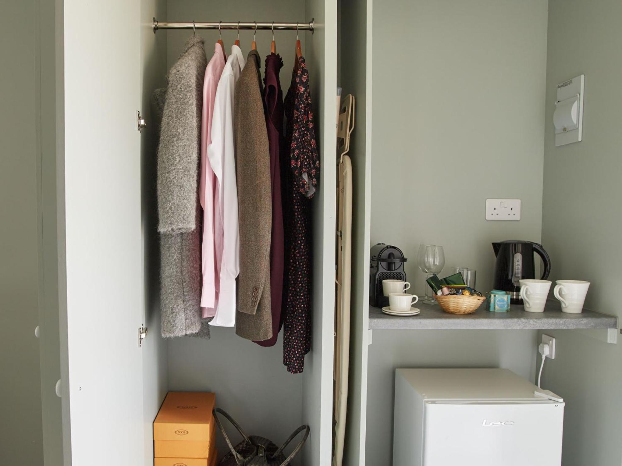 Double or Twin Room with Private Bathroom photo 2