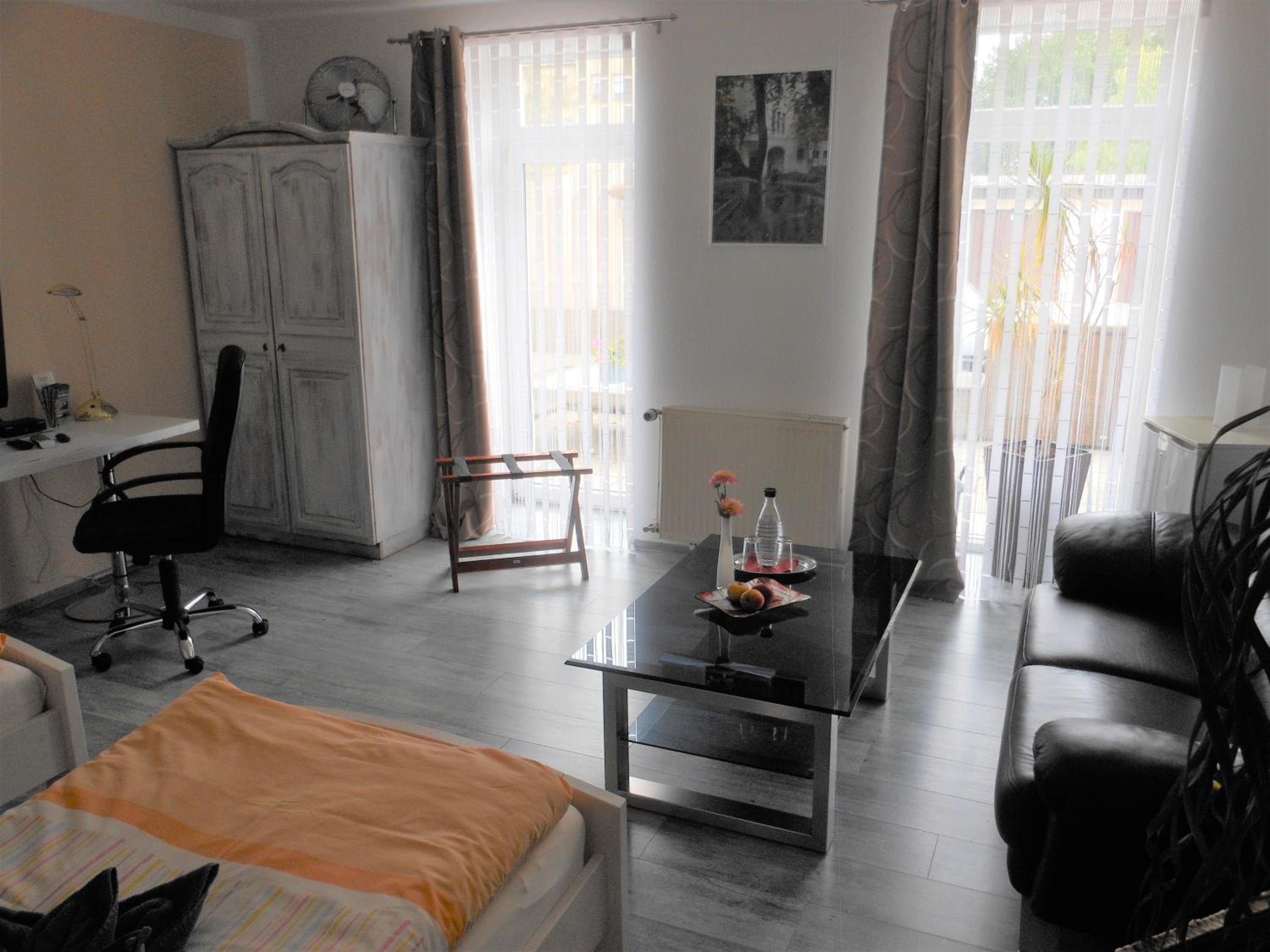 Budget Twin Room photo 3
