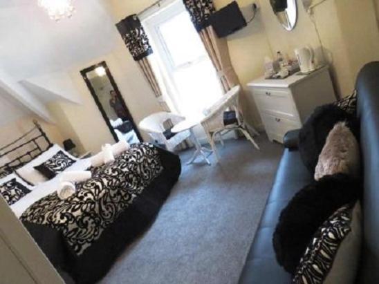 Deluxe Double Room with Shower photo 1