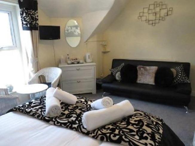 Deluxe Double Room with Shower photo 3