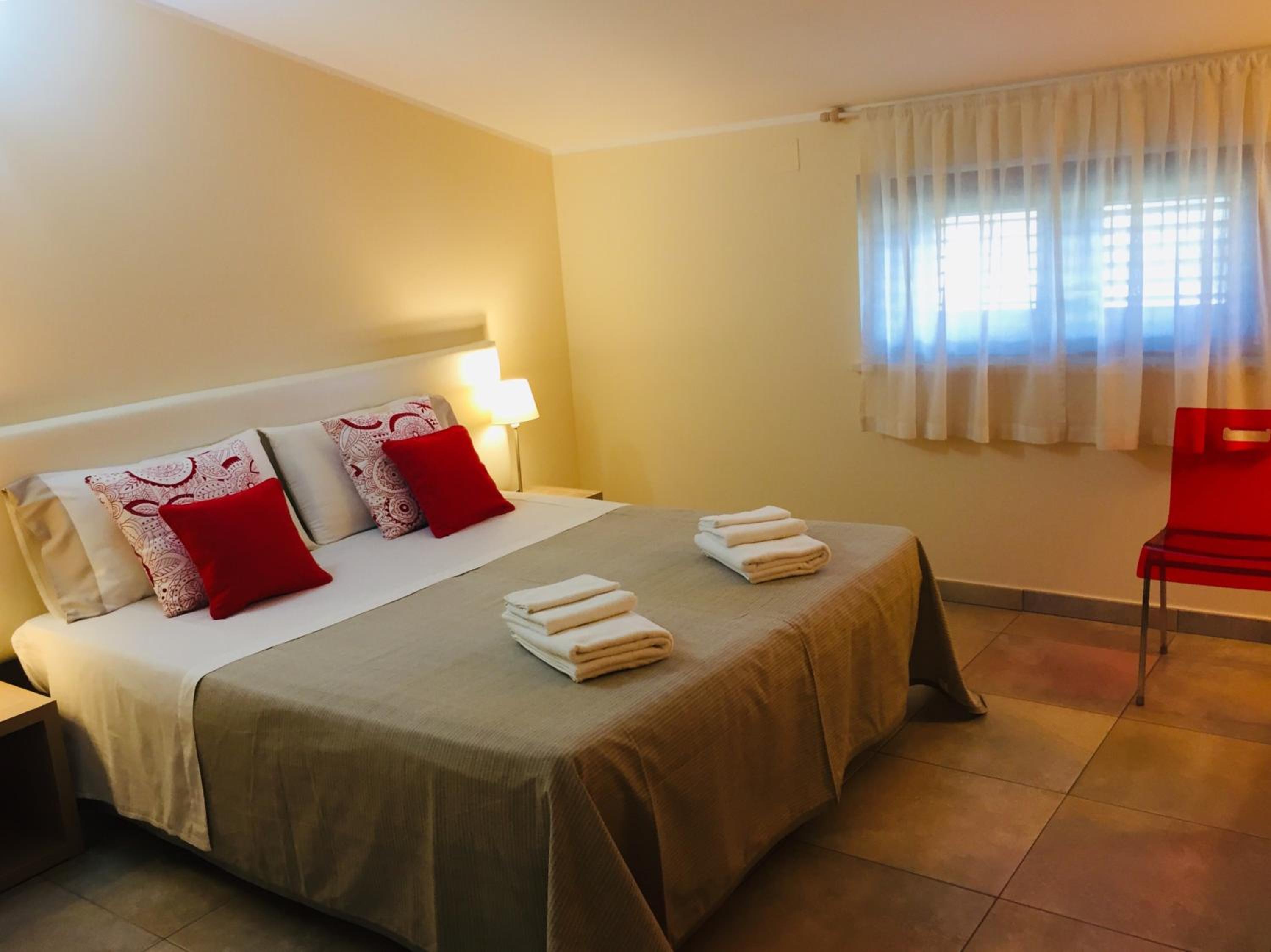 Two-Bedroom House - Photo 43