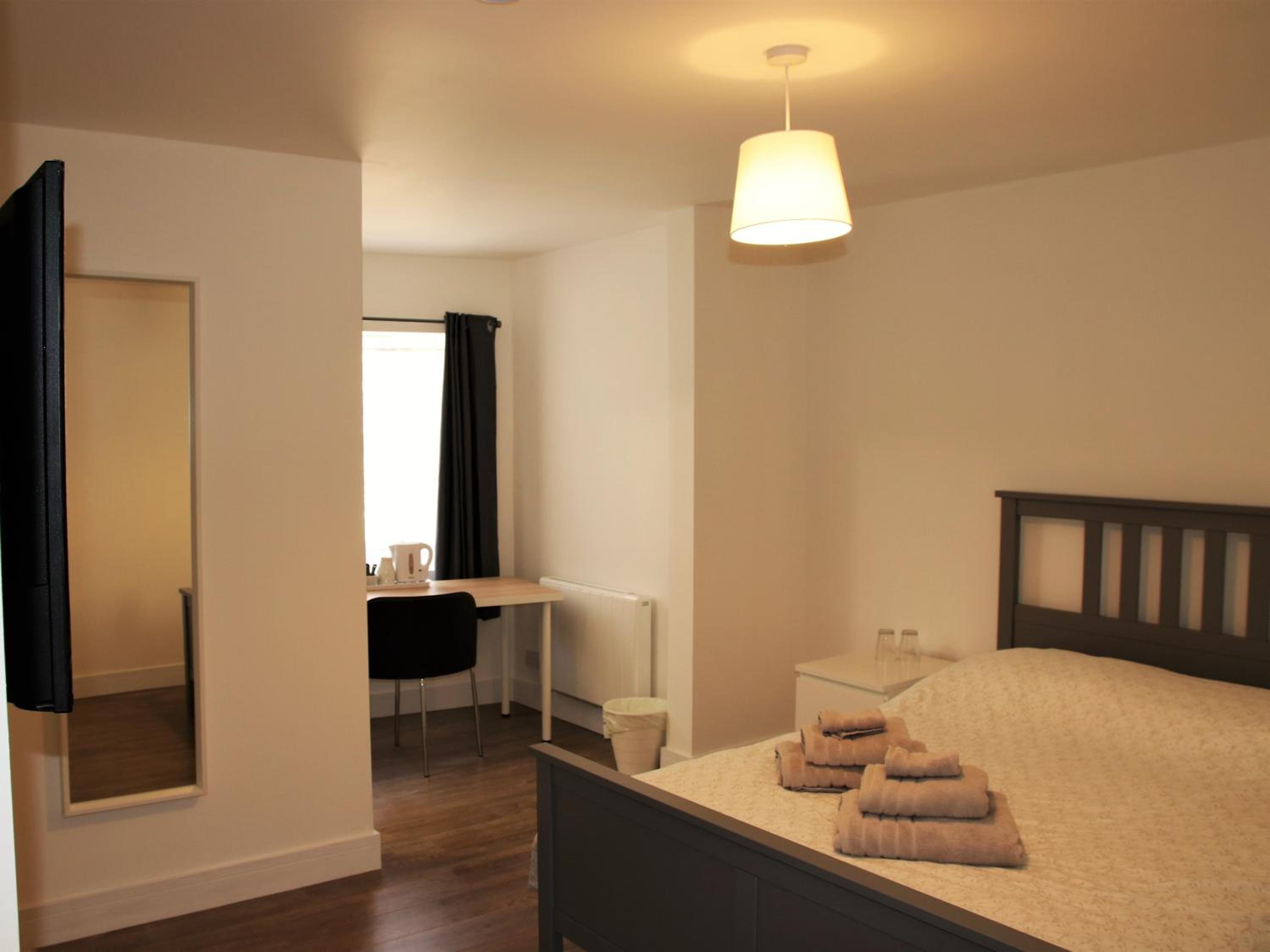 Deluxe Double Room with Shower - Photo 6