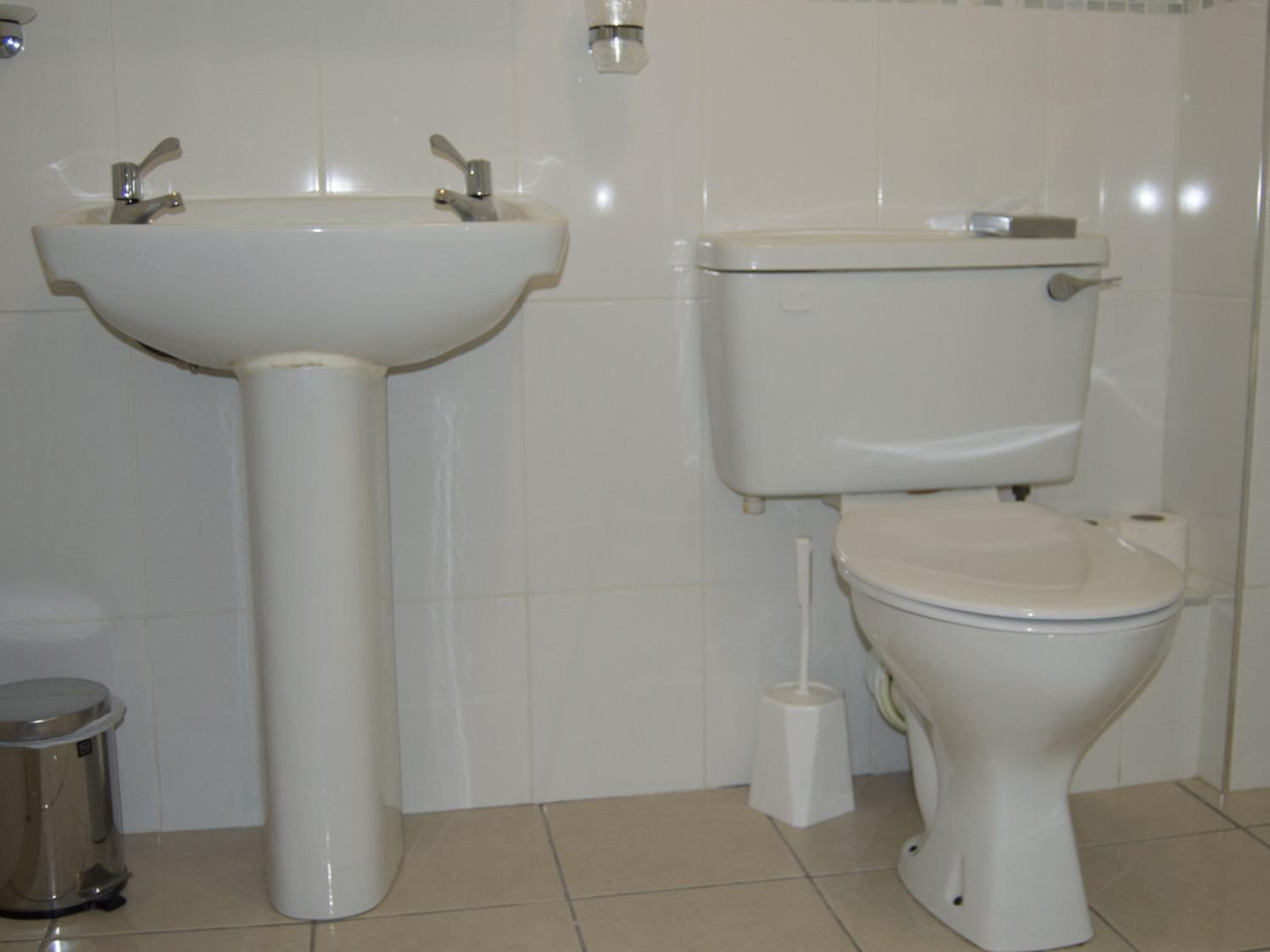 Twin Room with Shower photo 2