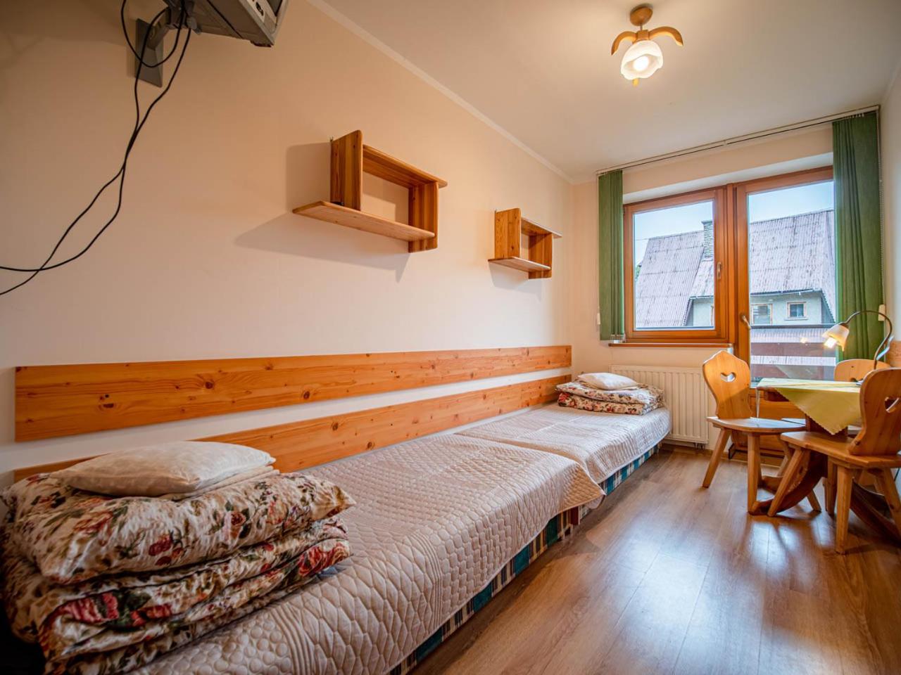 Twin Room - Photo 3