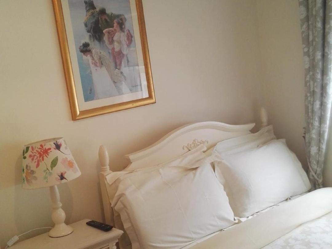Deluxe Double Room with Shower - Photo 3