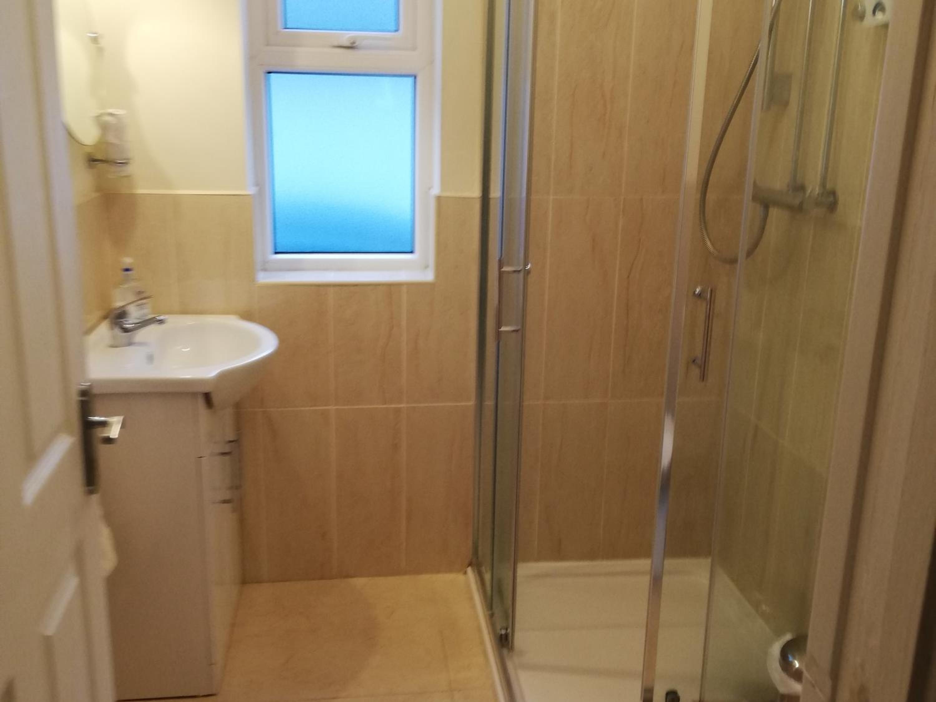 Deluxe Double Room with Shower - Photo 2