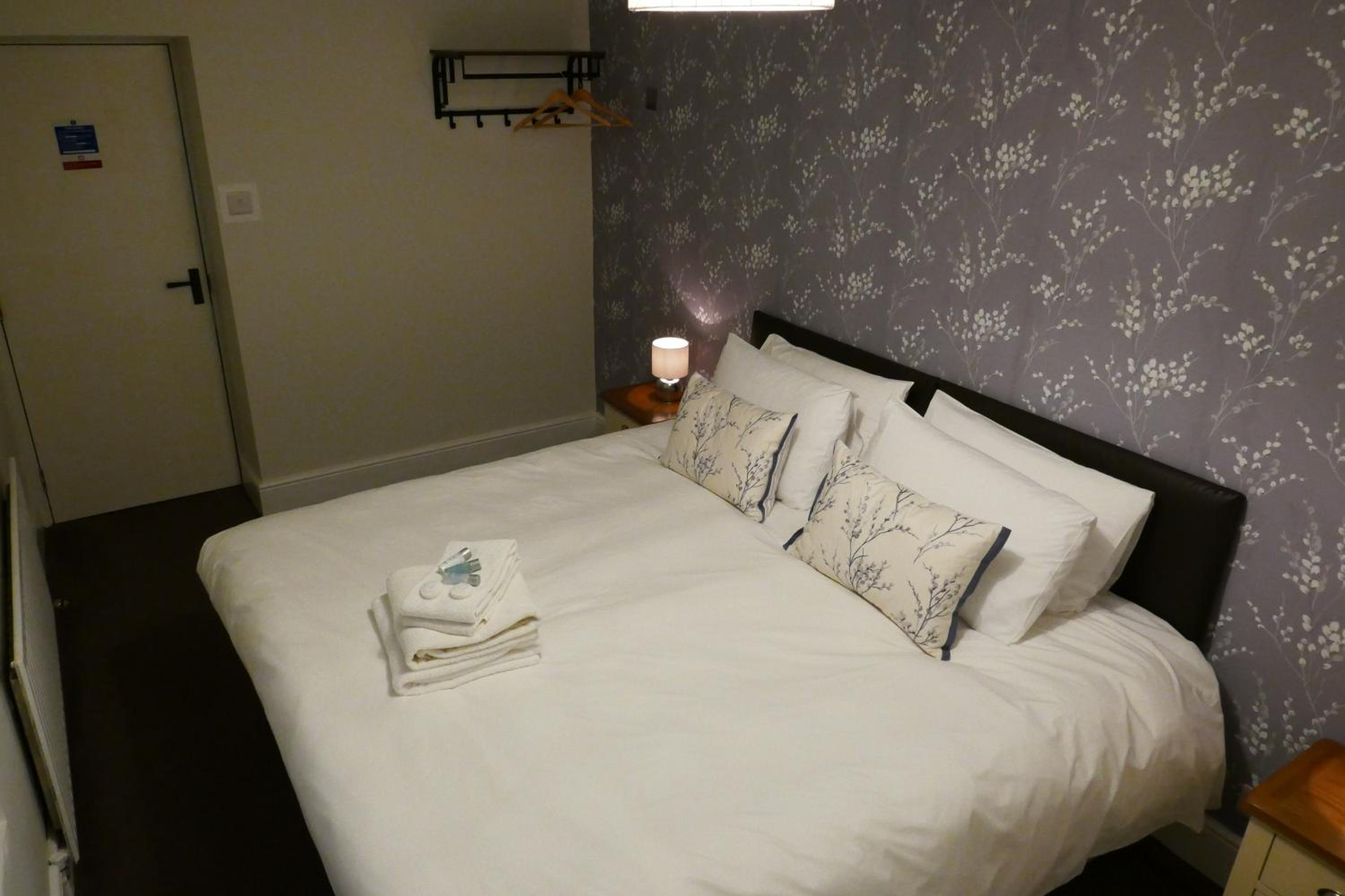 Standard Twin Room - Photo 5