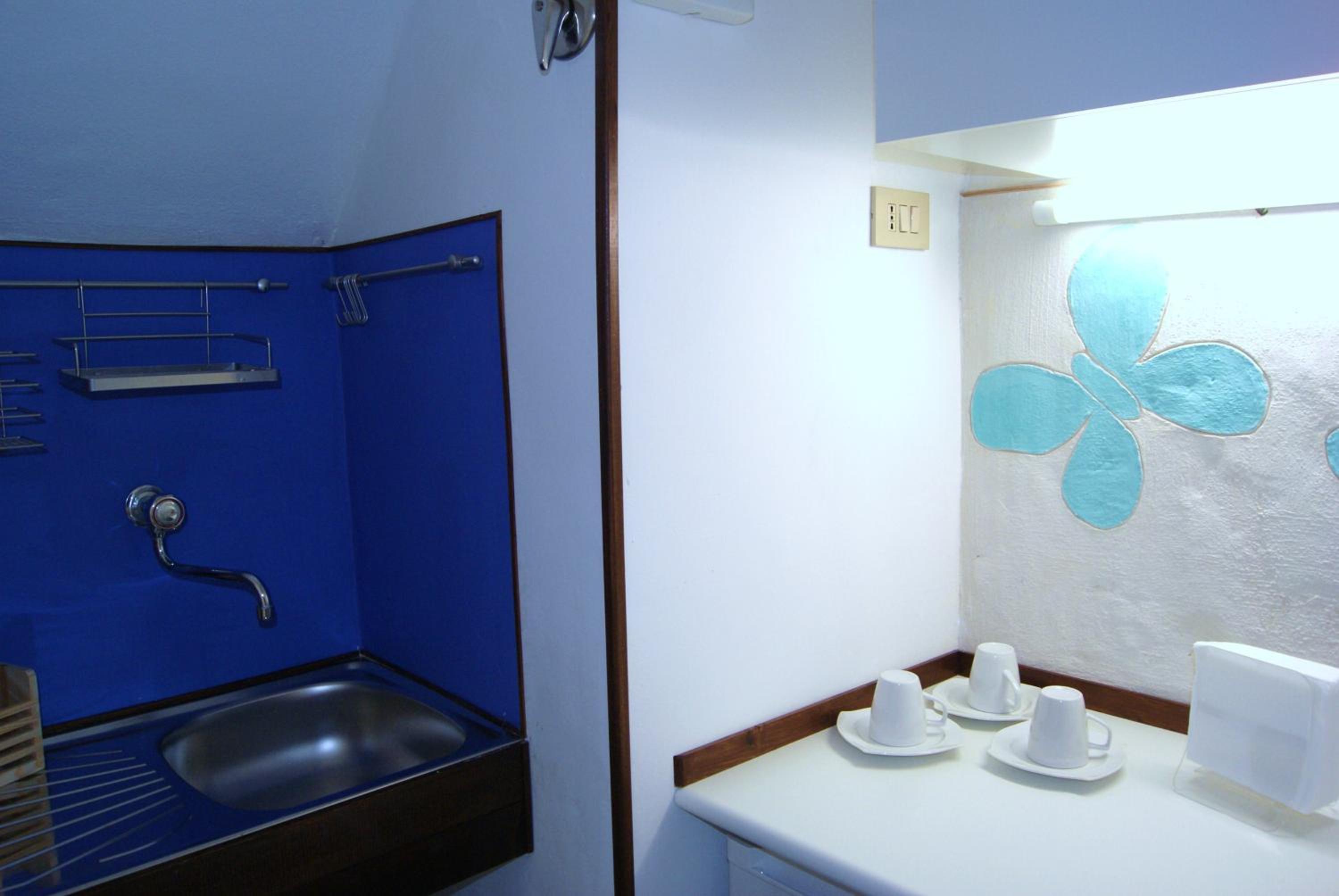 Large Double Room - Photo 3